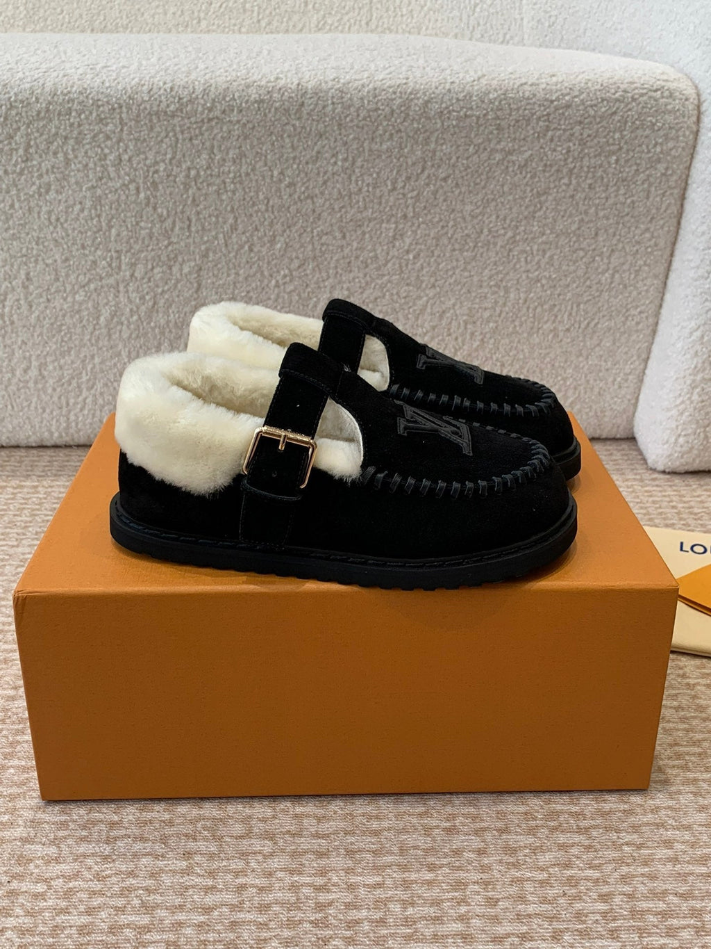 LOUIS VUITTON COLORADO COMFORT MARY JANE IN BLACK SUEDE AND SHEARLING LINING