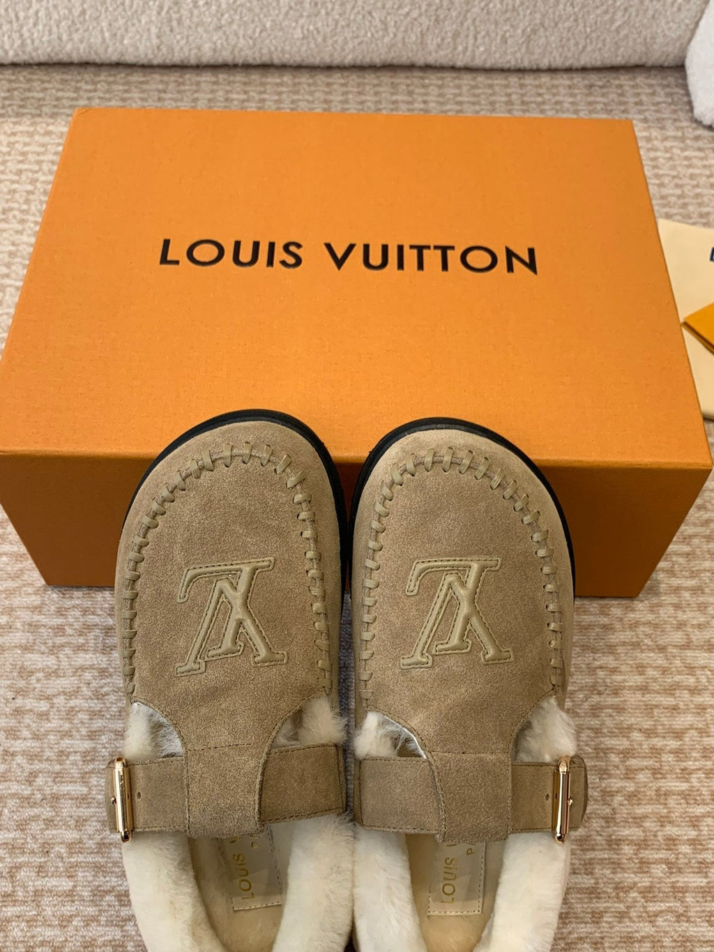 LOUIS VUITTON COLORADO COMFORT MARY JANE IN KHAKI GREEN SUEDE AND SHEARLING LINING