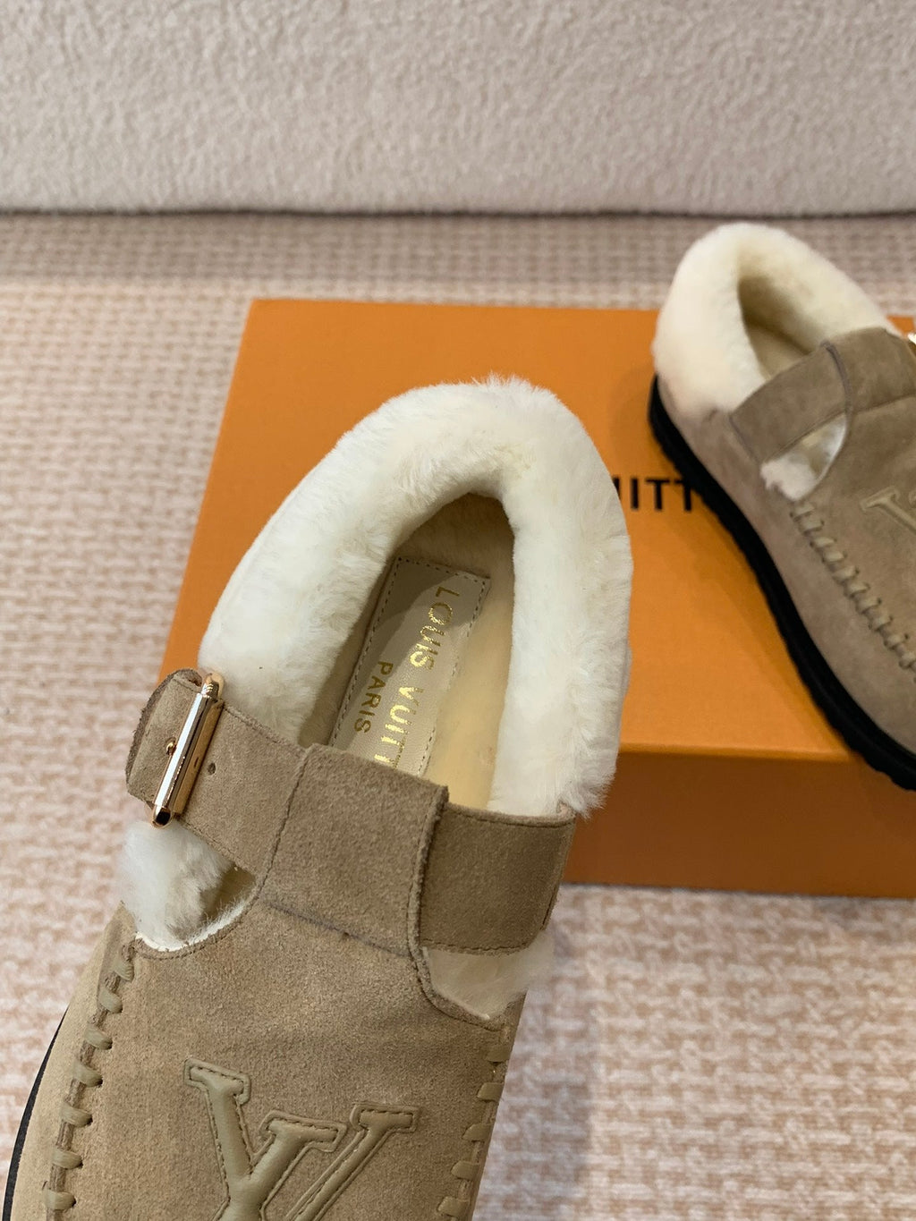 LOUIS VUITTON COLORADO COMFORT MARY JANE IN KHAKI GREEN SUEDE AND SHEARLING LINING