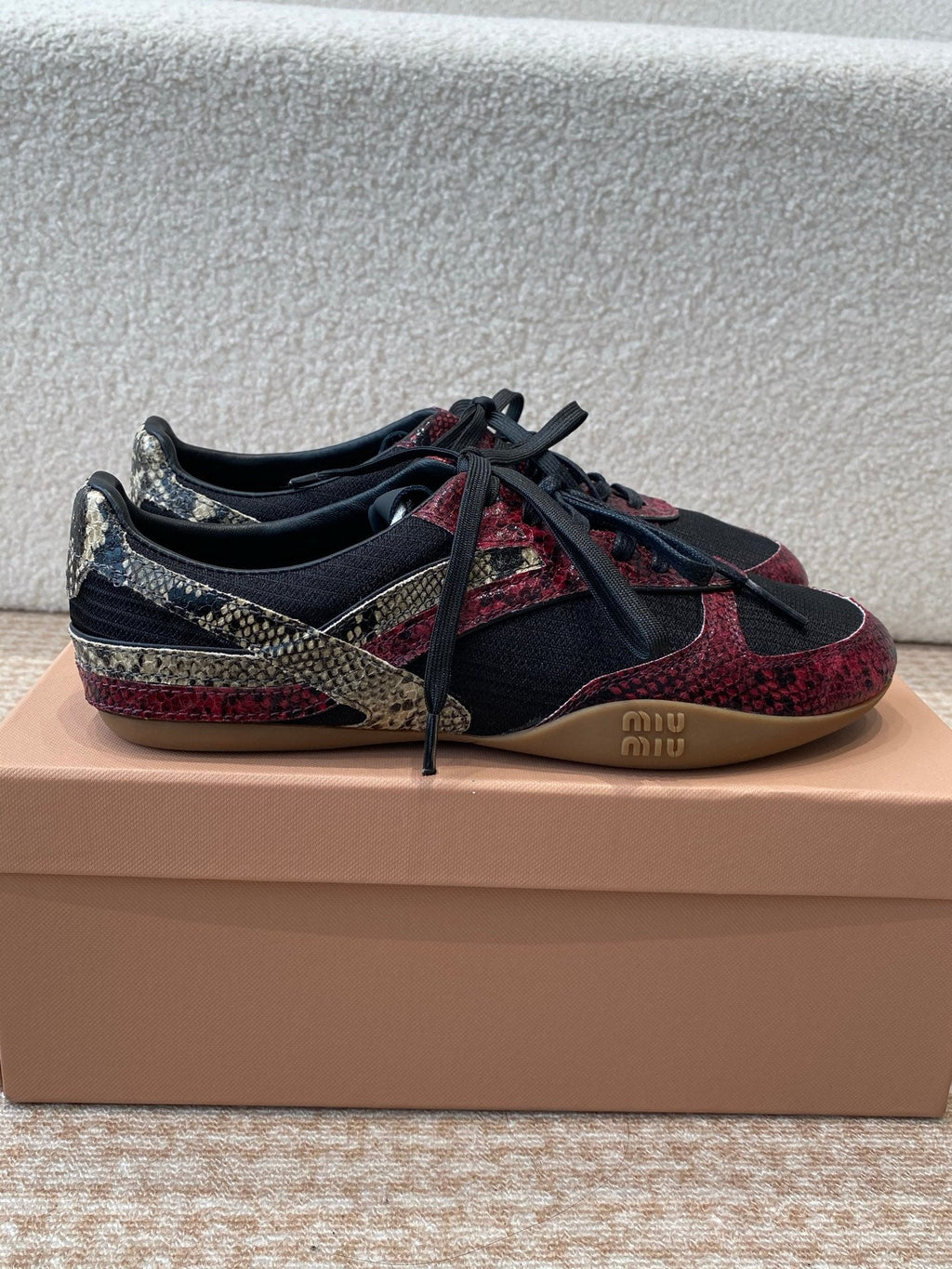 GYMNASIUM SNEAKER IN BLACK FABRIC AND BLACK RED SNAKE EFFECT CALFSKIN