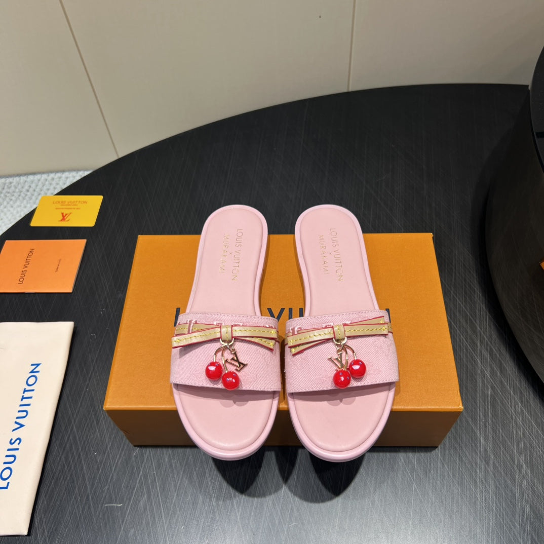 LOUIS VUITTON LV SLIDE SANDALS 25S IN BABY PINK DENIM AND CALFSKIN WITH CHERRY BLOSSOM BUCKLE