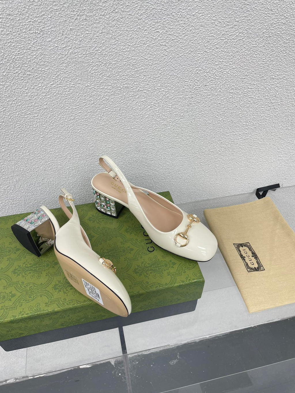 GUCCI WOMEN'S HORSEBIT SLINGBACK IN WHITE CALFSKIN WITH RHINSTONES