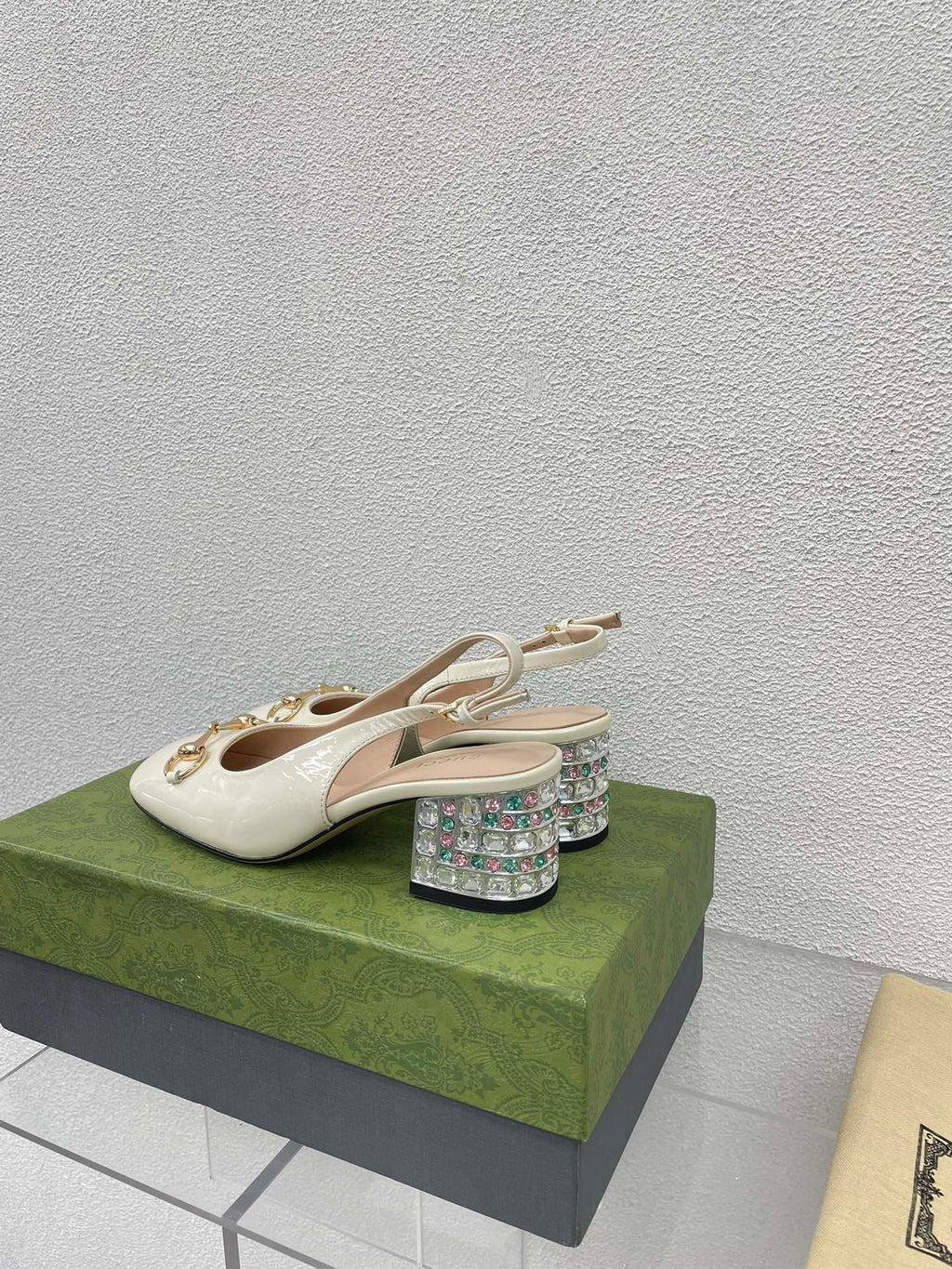 GUCCI WOMEN'S HORSEBIT SLINGBACK IN WHITE CALFSKIN WITH RHINSTONES