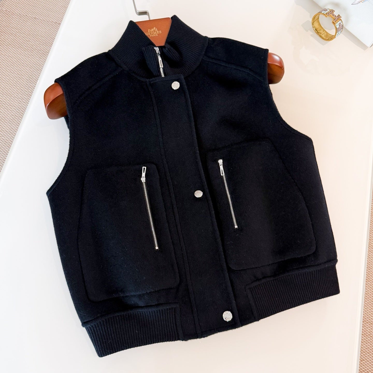 HERMES HERMES 25S SLEEVELESS JACKET 121