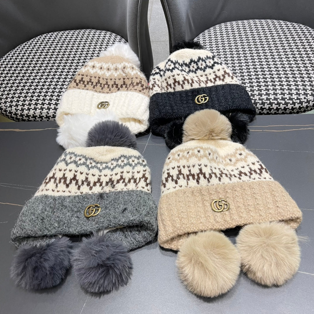 GUCCI BEANIE HAT IN COLORFUL WOOL 394008
