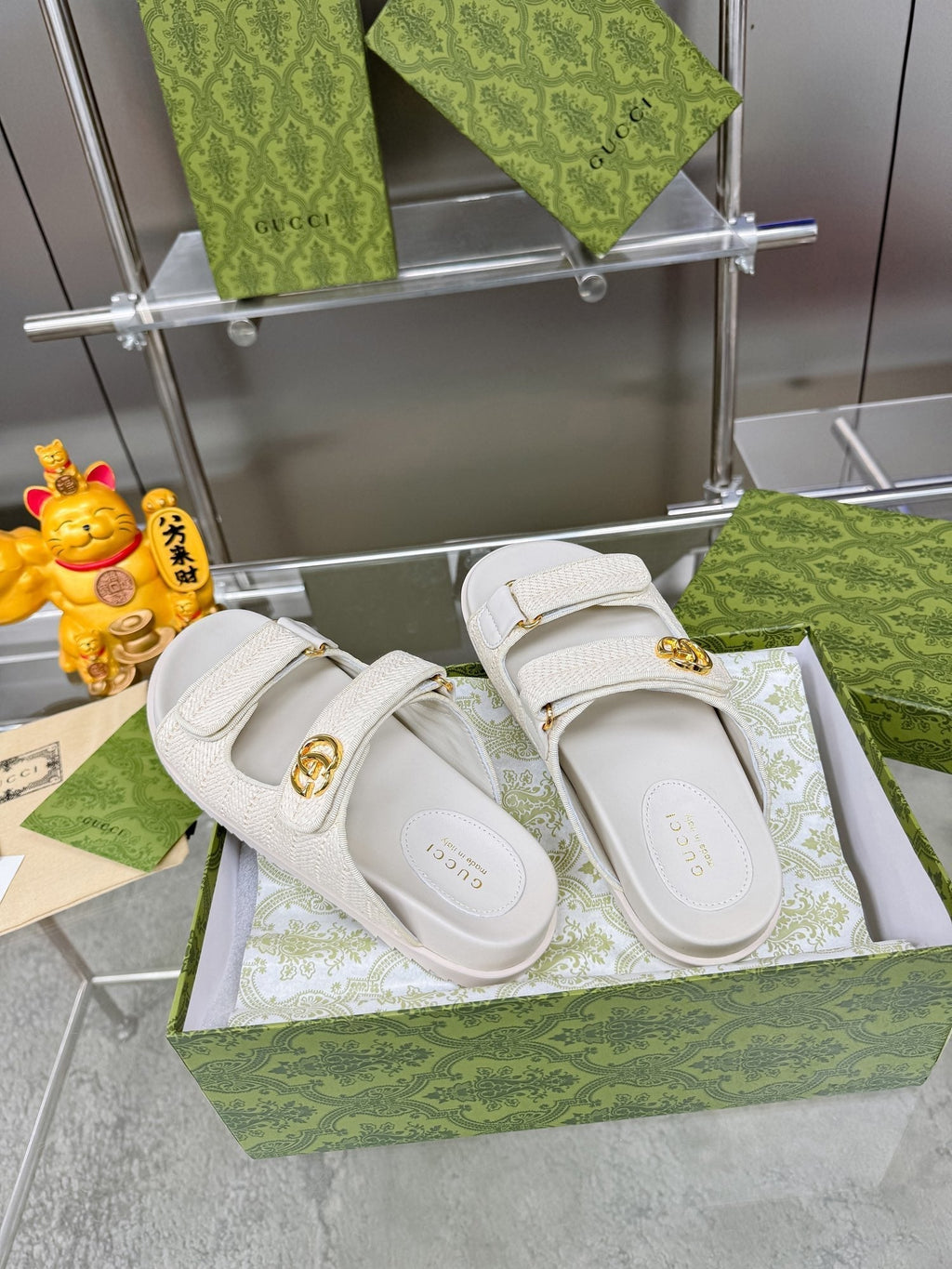 GUCCI SANDALS IN WHITE FABRIC AND CALFSKIN WITH GOLD HARDWARE