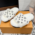LOUIS VUITTON SLIPPER IN WHITE WOOL WITH BLACK LOGO