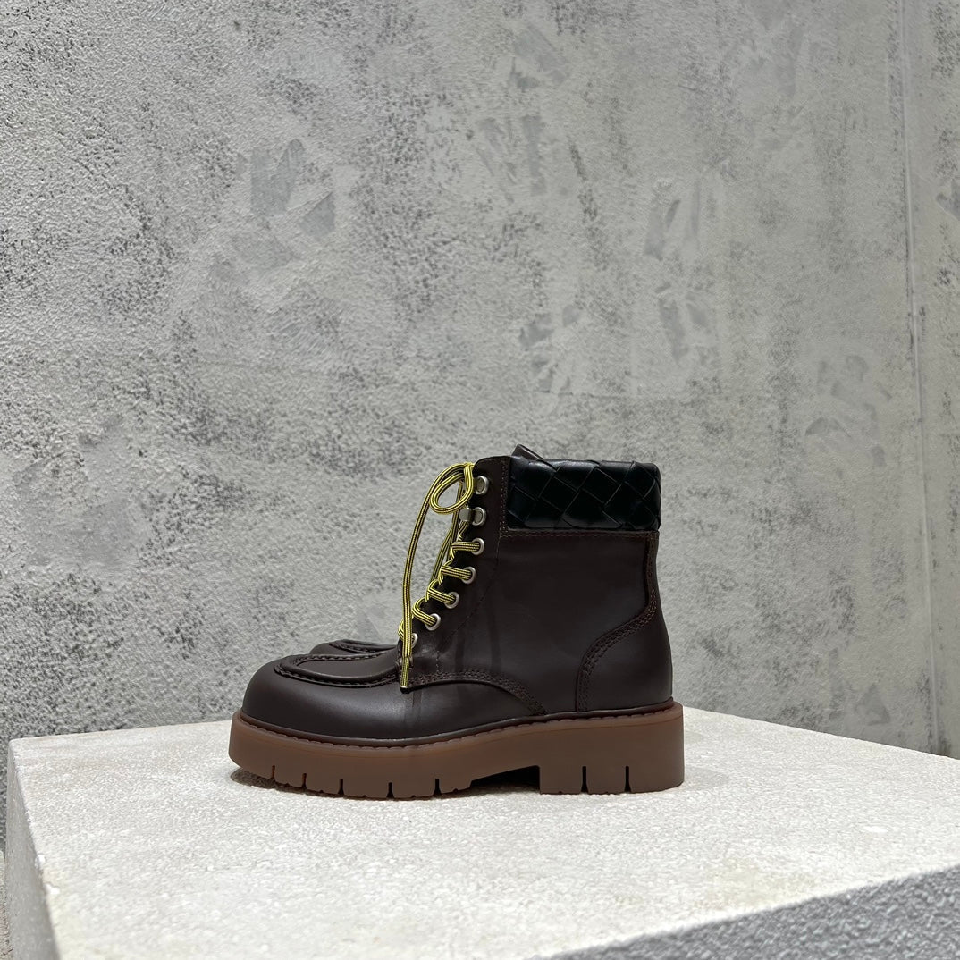 BOTTEGA VENETA HADDOCK LACE-UP ANKLE BOOT IN CHOCOLATE BROWN CALFSKIN