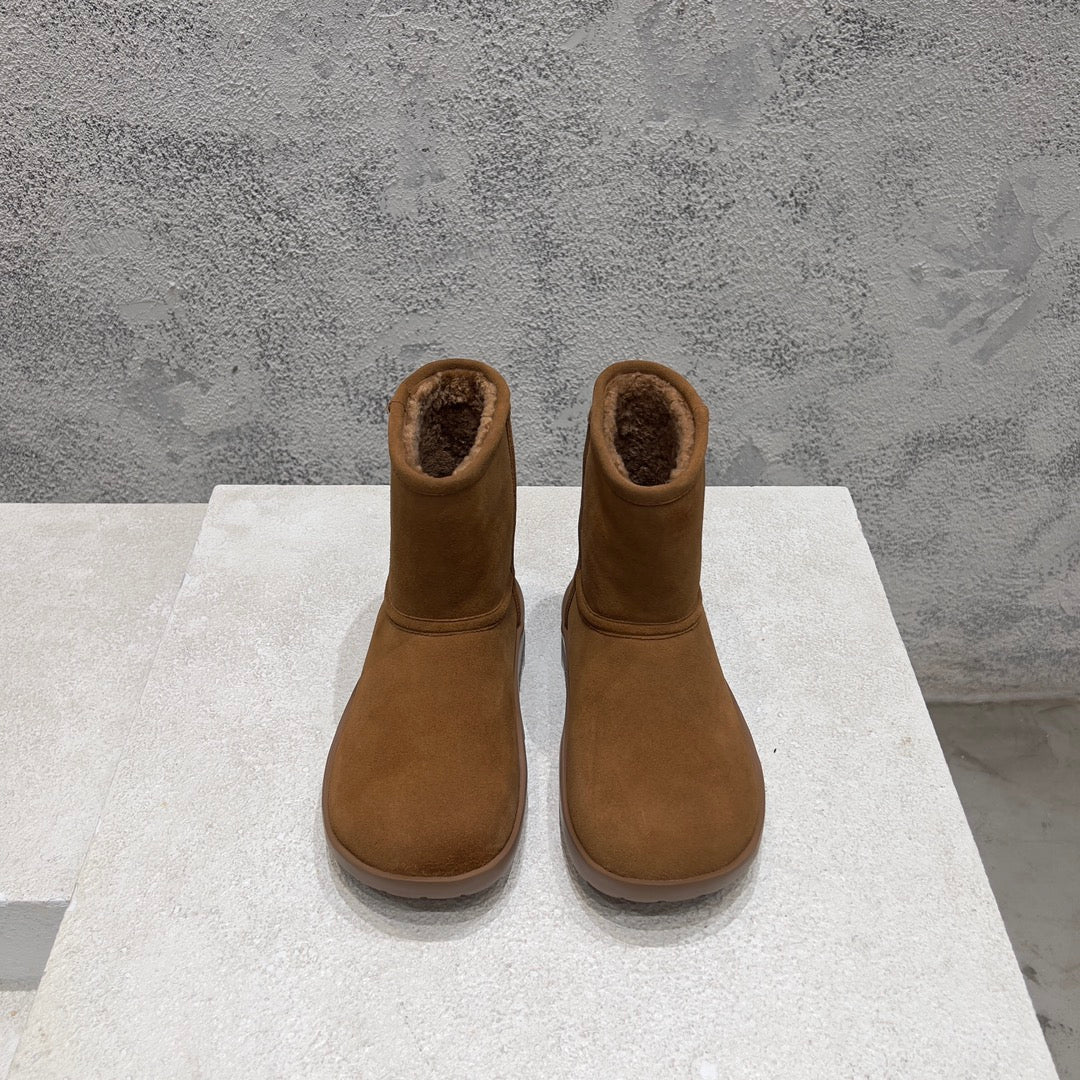 BOTTEGA VENETA SNAP ANKLE BOOT IN BRONZE BROWN SUEDE AND SHEARLING LINING