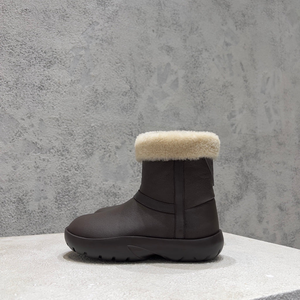 BOTTEGA VENETA ANKLE BOOTS IN CHOCOLATE BROWN LAMBSKIN WITH SHEARLING LINING
