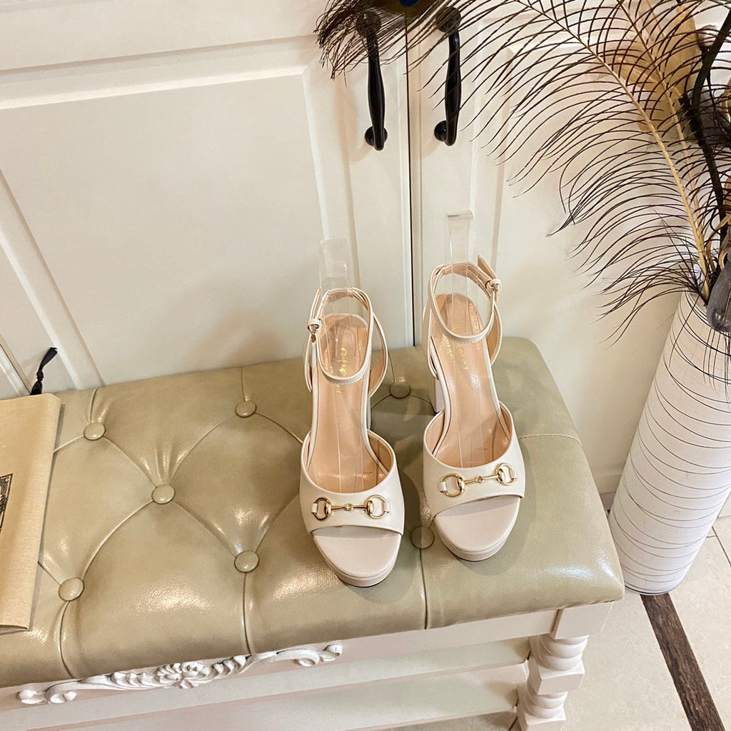 GUCCI HORSEBIT PLATFORM SANDAL IN WHITE SHEEPSKIN