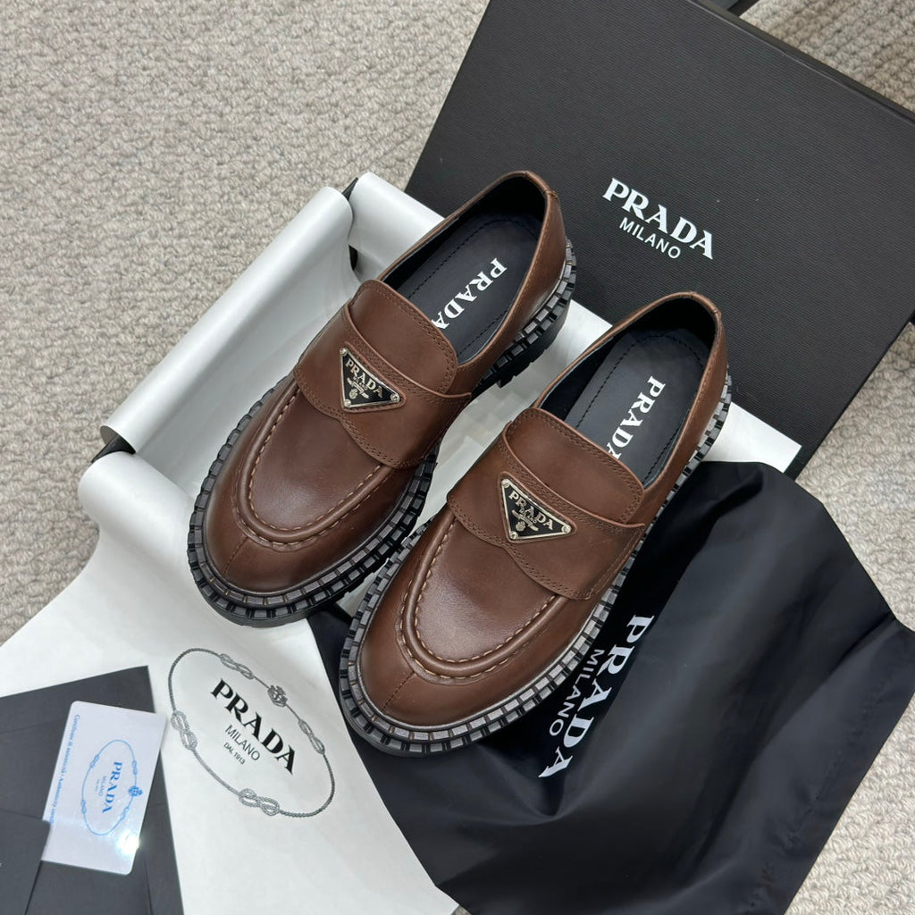 PRADA 25S LOAFER 50MM IN RK BROWN CALFSKIN LOGO