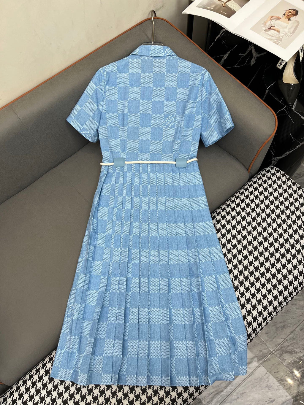 LOUIS VUITTON LV DRESS PLEATED HEM 25IN POLYESTER 266634