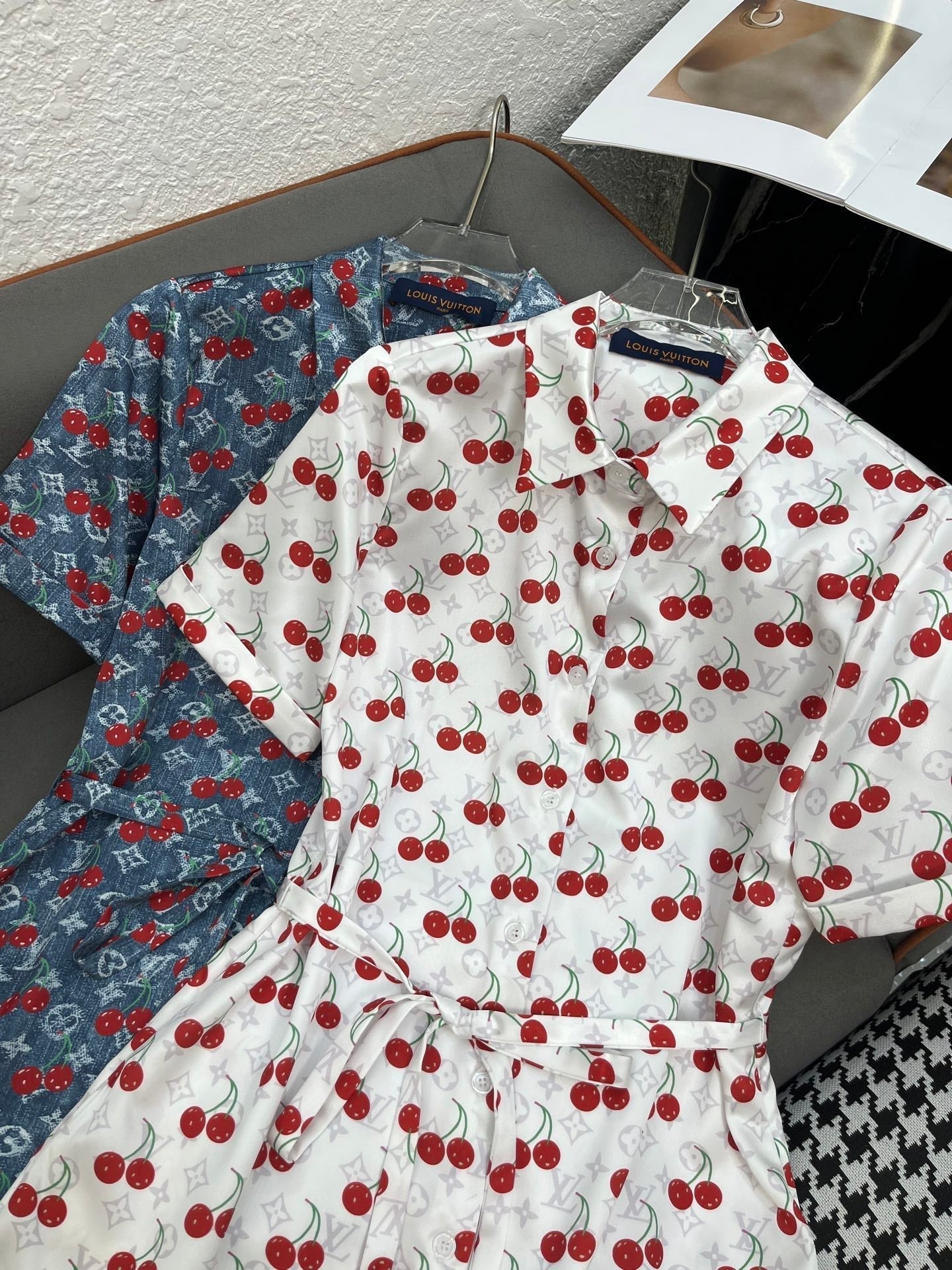 LOUIS VUITTON LV SHIRT DRESS CHERRY 25S IN POLYESTER 266624