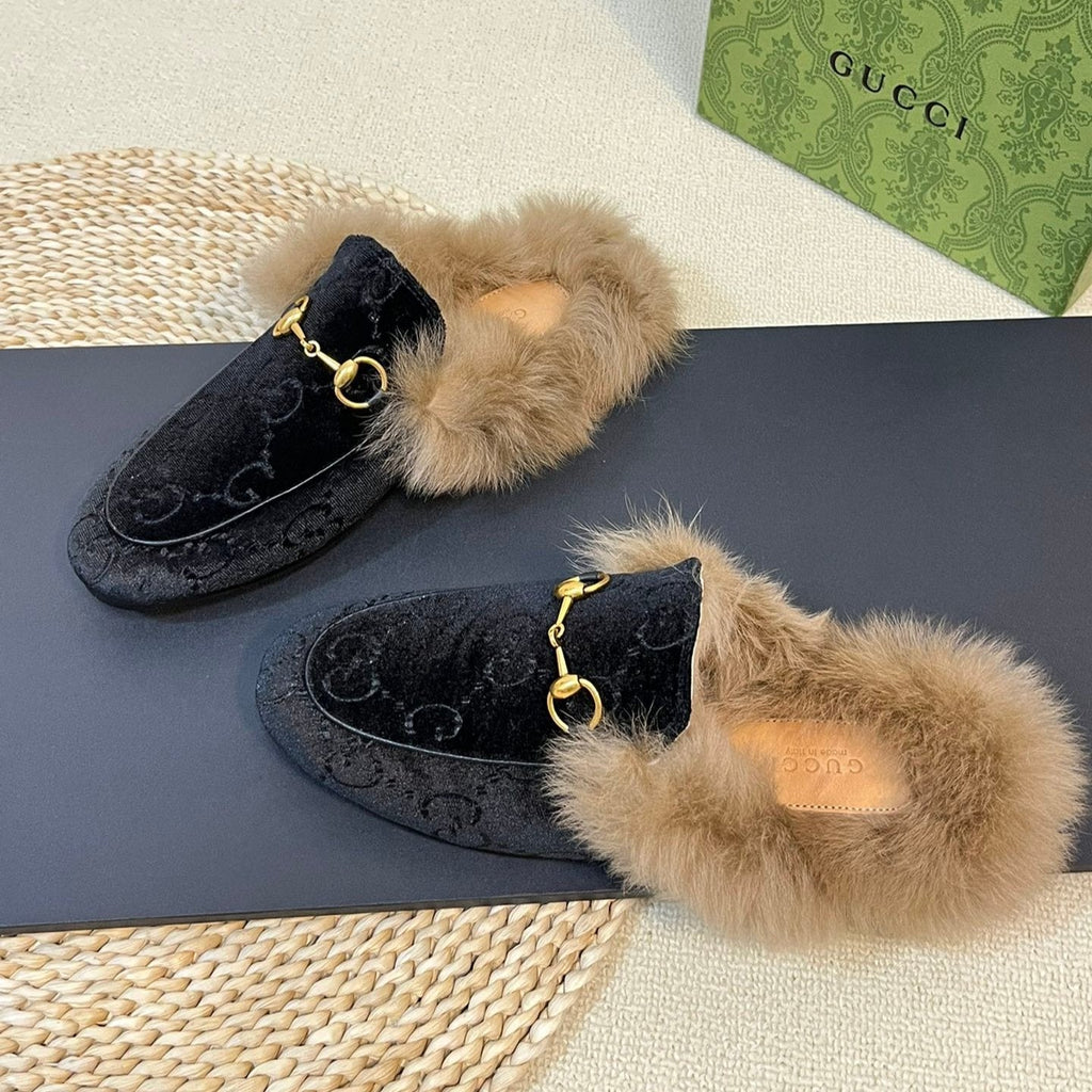 GUCCI HORSEBIT MULE IN BLACK MONOGRAM VELVET AND LAMB WOOL LINING