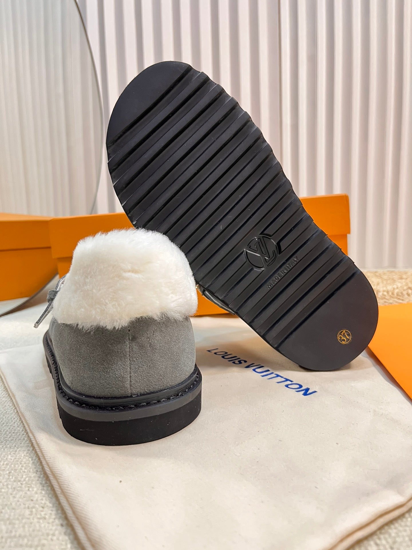 LOUIS VUITTON COLORADO COMFORT MARY JANE IN SHADOW GRAY SUEDE AND SHEARLING LINING