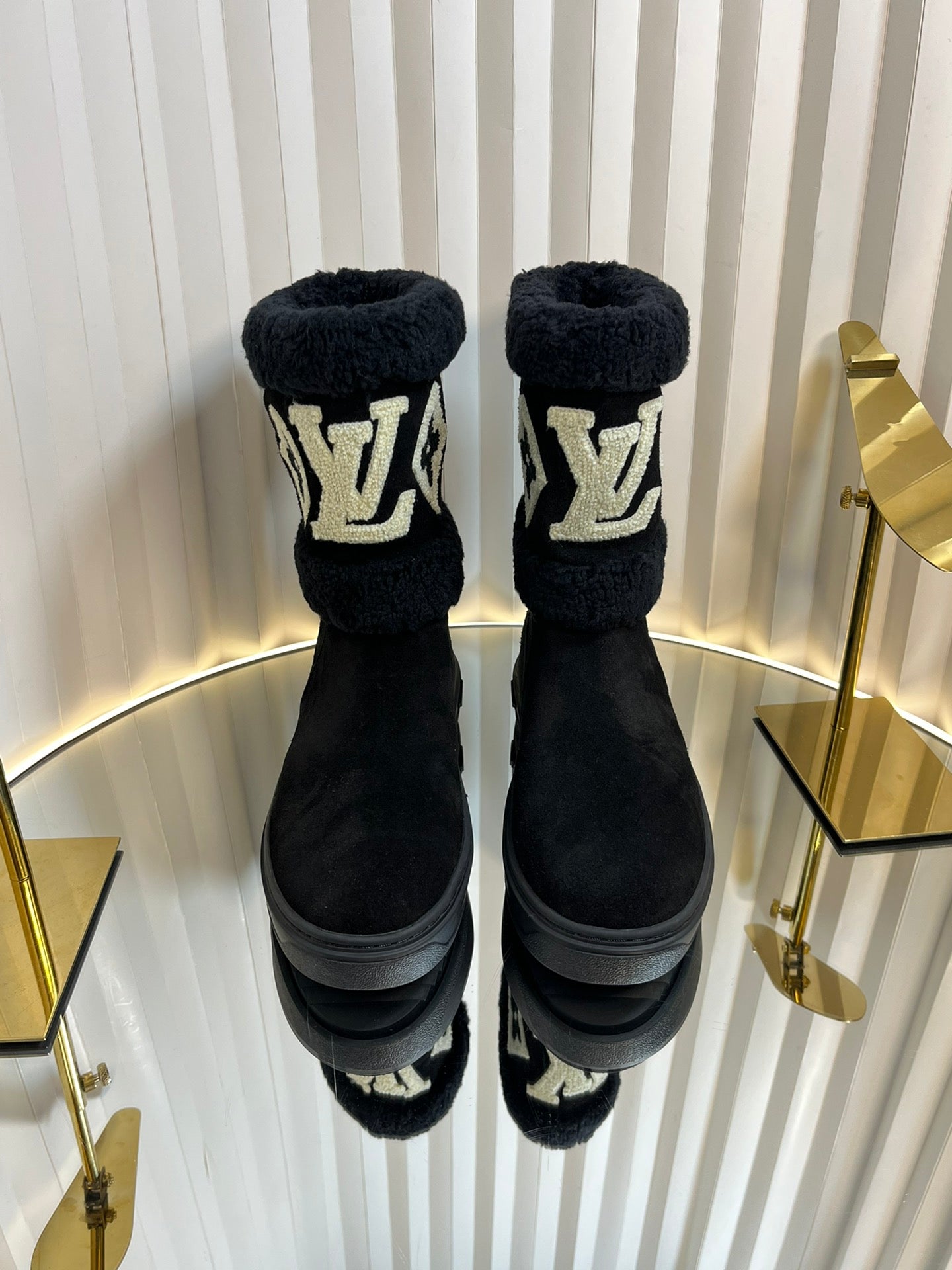 LOUIS VUITTON SNOWDROP FLAT ANKLE BOOTS IN BLACK SUEDE