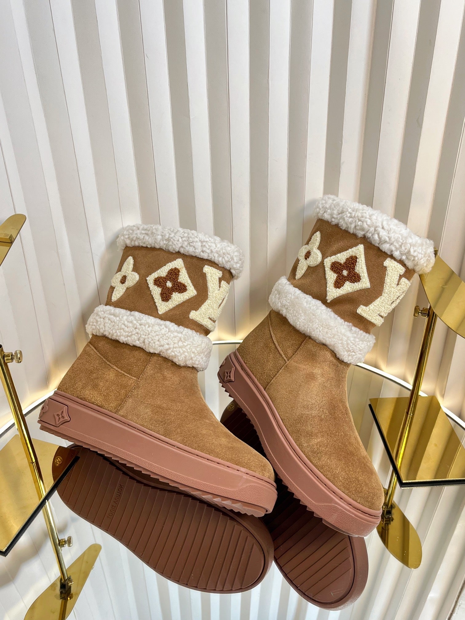 LOUIS VUITTON SNOWDROP FLAT ANKLE BOOTS IN CIDER BROWN SUEDE