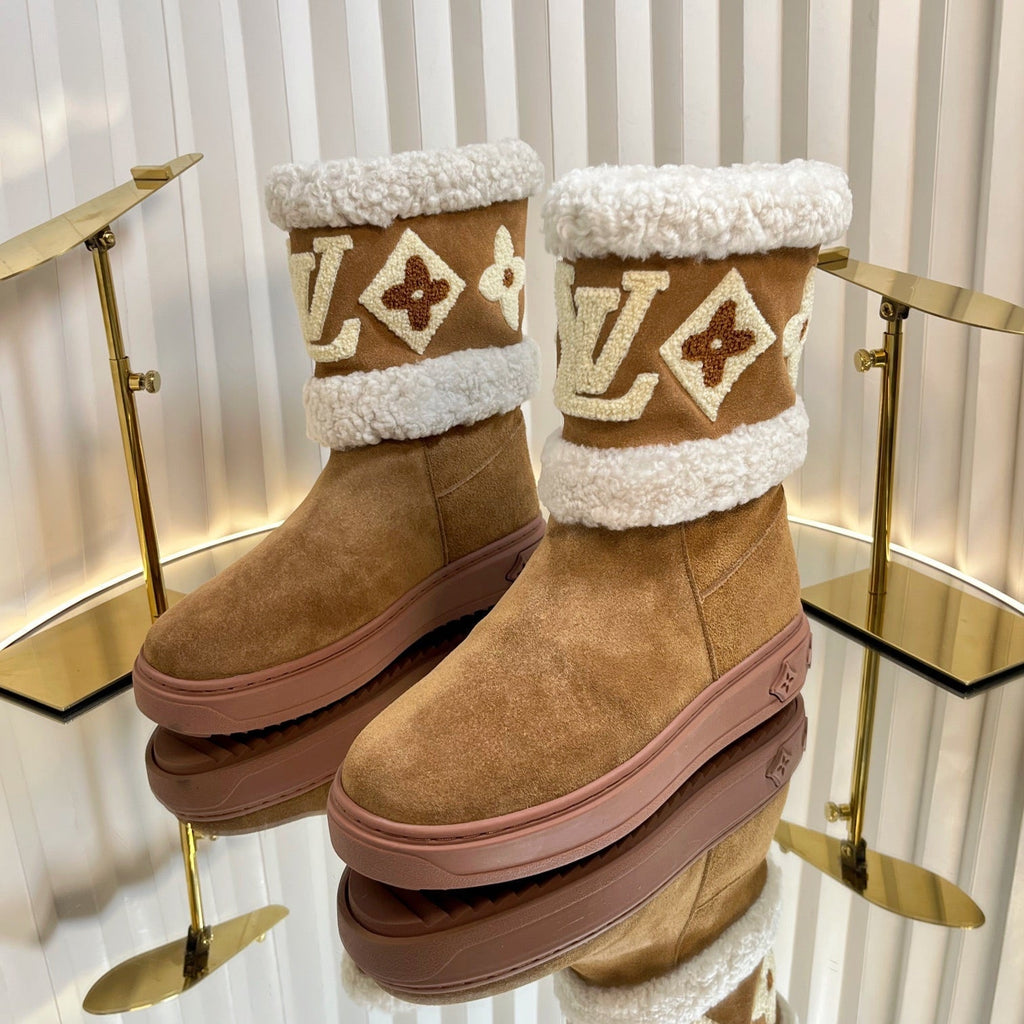 LOUIS VUITTON SNOWDROP FLAT ANKLE BOOTS IN CIDER BROWN SUEDE