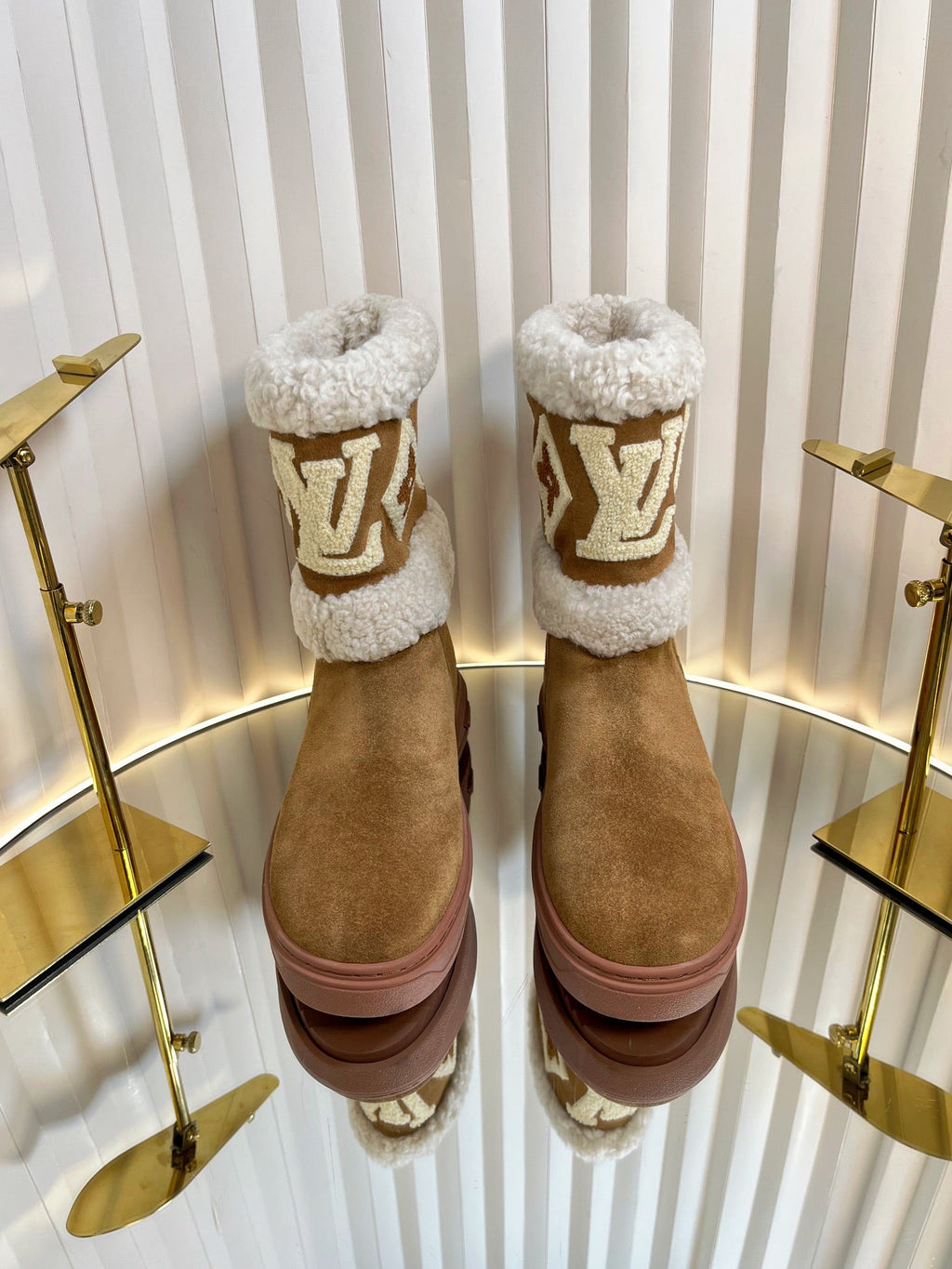 LOUIS VUITTON SNOWDROP FLAT ANKLE BOOTS IN CIDER BROWN SUEDE