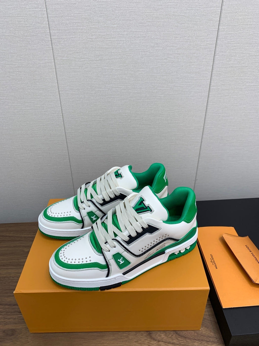 LOUIS VUITTON LV WOMEN'S TRAINER IN WHITE MIX GREEN CALFSKIN
