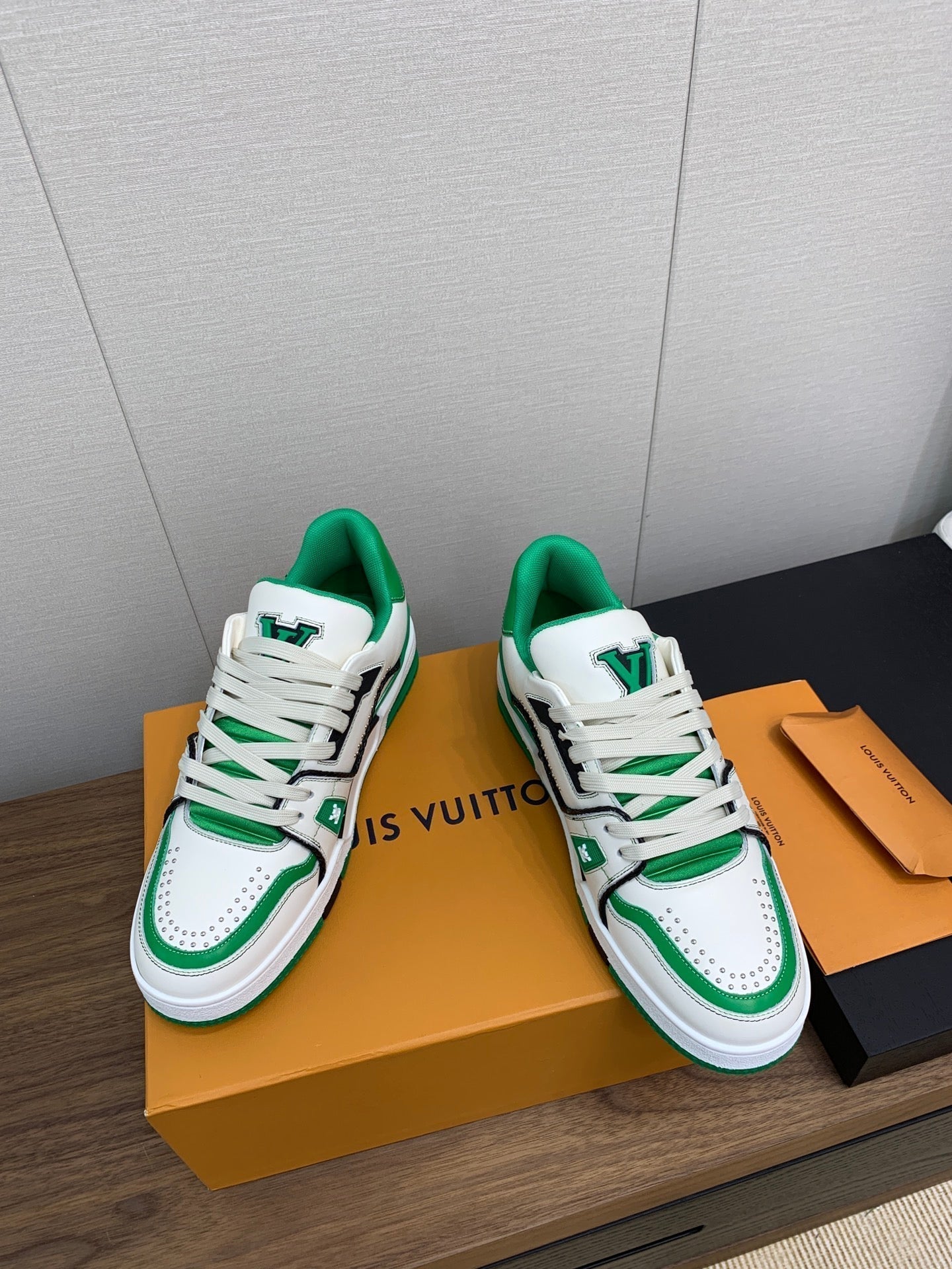 LOUIS VUITTON LV WOMEN'S TRAINER IN WHITE MIX GREEN CALFSKIN