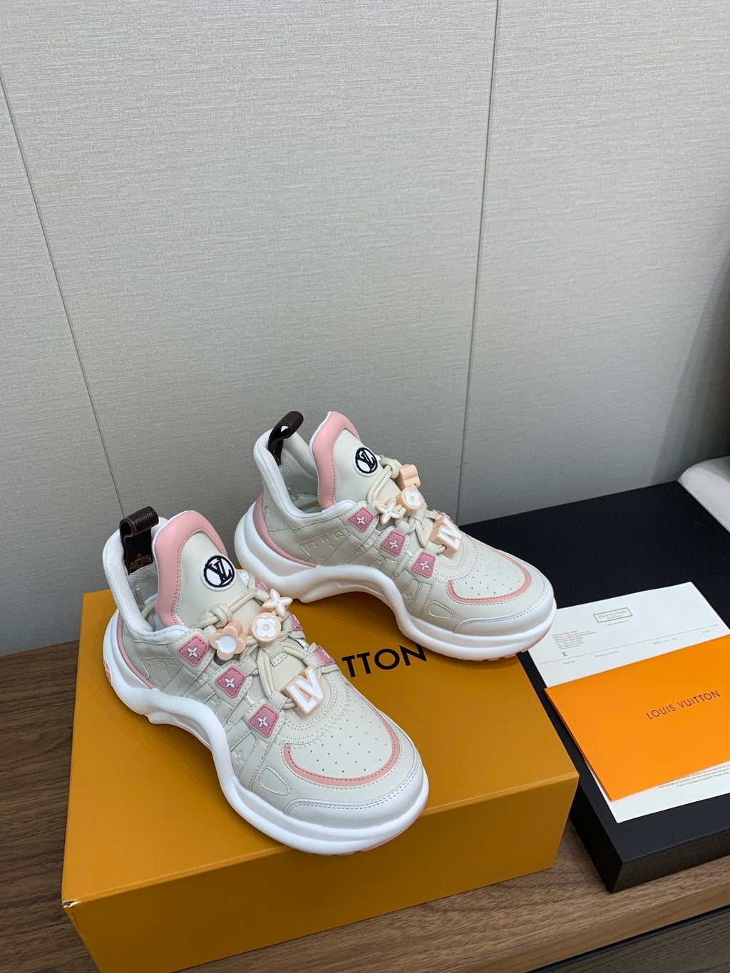 LOUIS VUITTON LV ARCHLIGHT SNEAKER BEIGE MIX LIGHT PINK