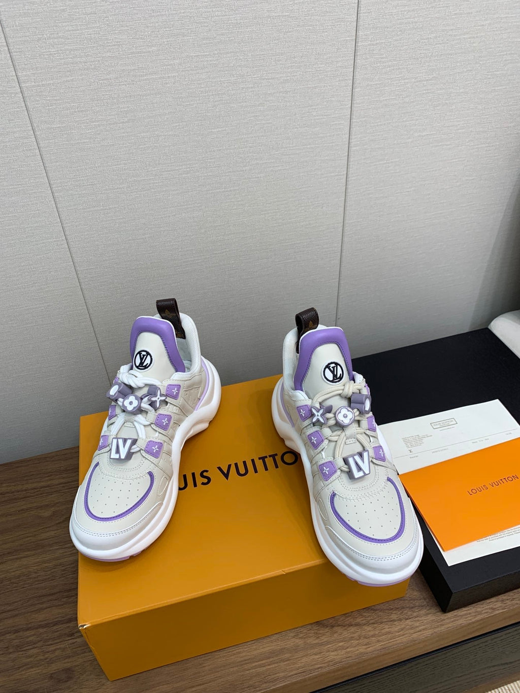 LOUIS VUITTON LV ARCHLIGHT SNEAKER BEIGE MIX VIOLET CALFSKIN