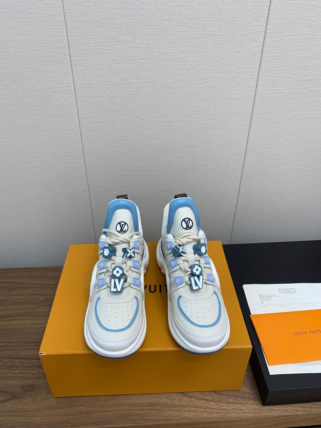 LOUIS VUITTON LV ARCHLIGHT SNEAKER BEIGE MIX COBALT BLUE CALFSKIN