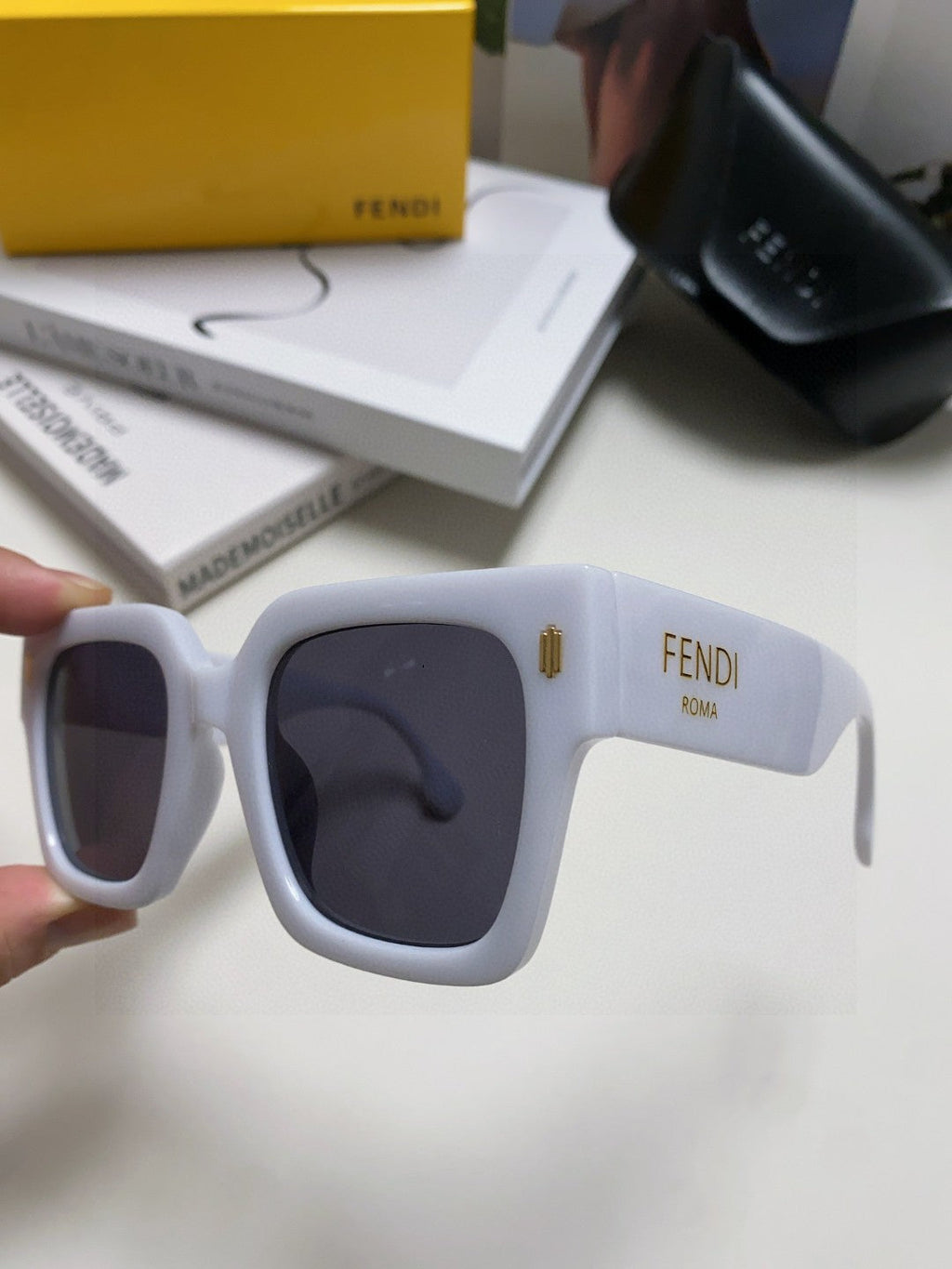 FEN FIRST CHUNKY SQUARE FRAME SUNGLASSES 542081 IN ACETATE