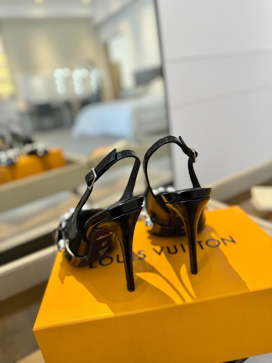 LOUIS VUITTON HIGH HEELS 95 MM IN BLACK PATENT CALFSKIN WITH CRYSTALS
