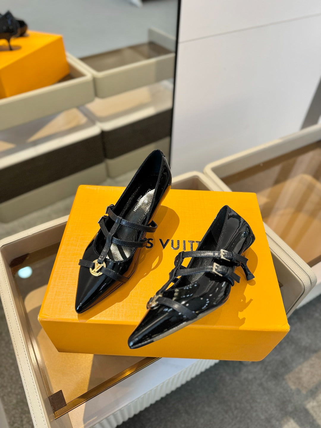 LOUIS VUITTON HIGH PUMP 5 CM TRIPLE-STRAP IN BLACK PATENT CALFSKIN