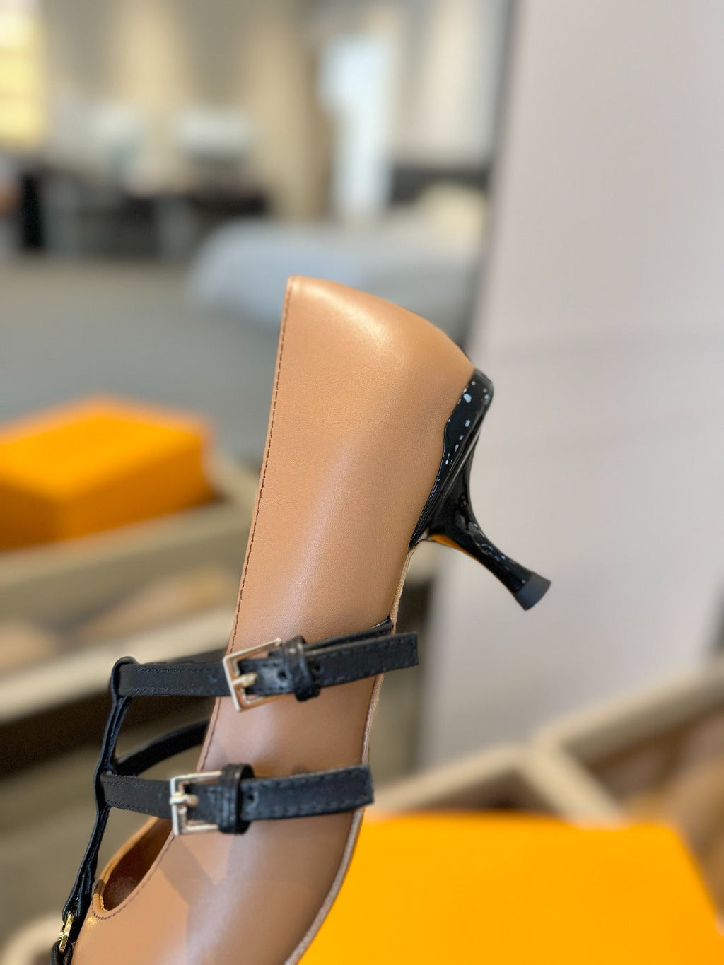 LOUIS VUITTON HIGH PUMP 5 CM TRIPLE-STRAP IN CIDER BROWN CALFSKIN WITH BLACK STRAP