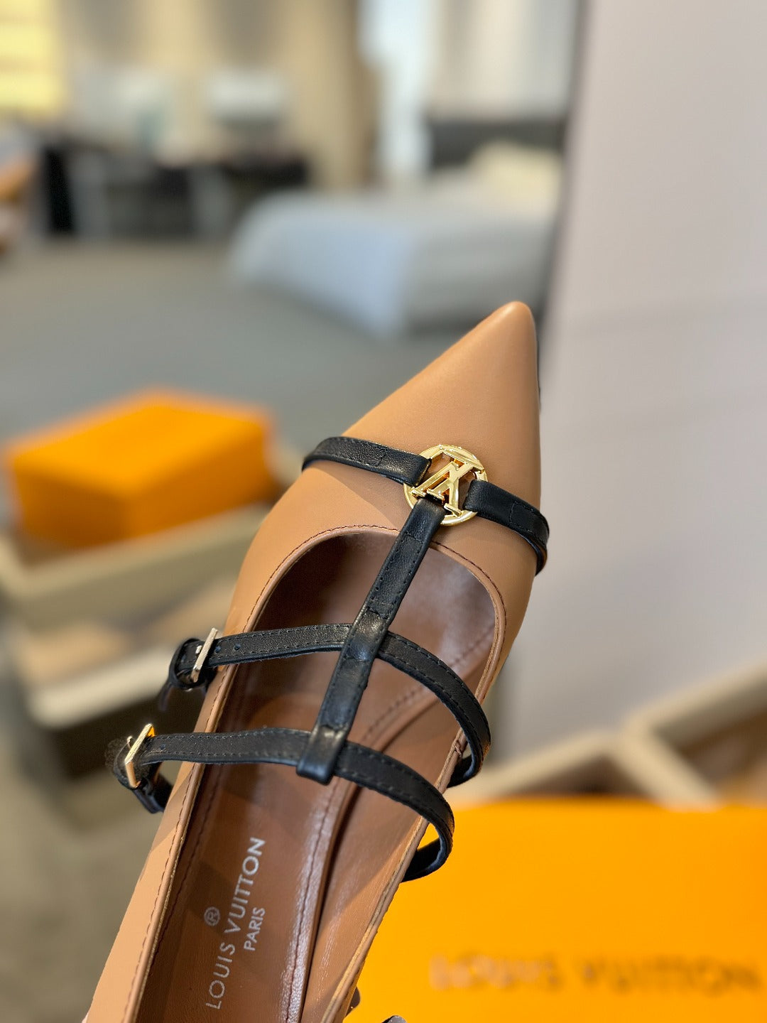 LOUIS VUITTON HIGH PUMP 5 CM TRIPLE-STRAP IN CIDER BROWN CALFSKIN WITH BLACK STRAP