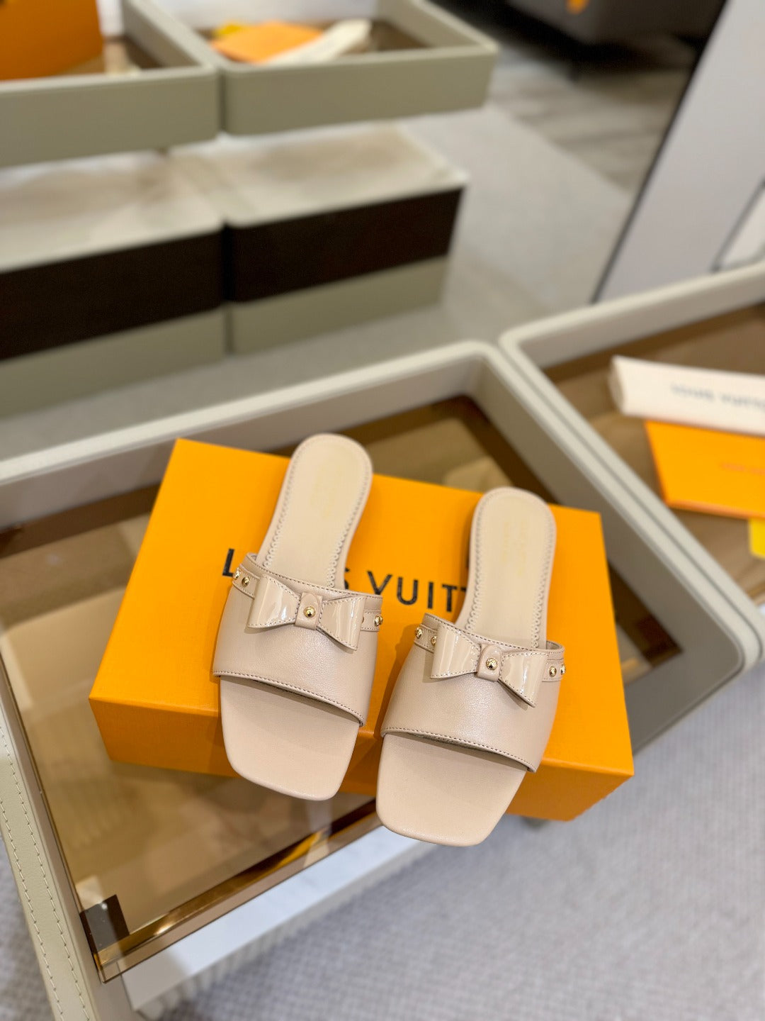 LOUIS VUITTON LV X TM 6AM FLAT MULE IN LINEN TAN CALFSKIN