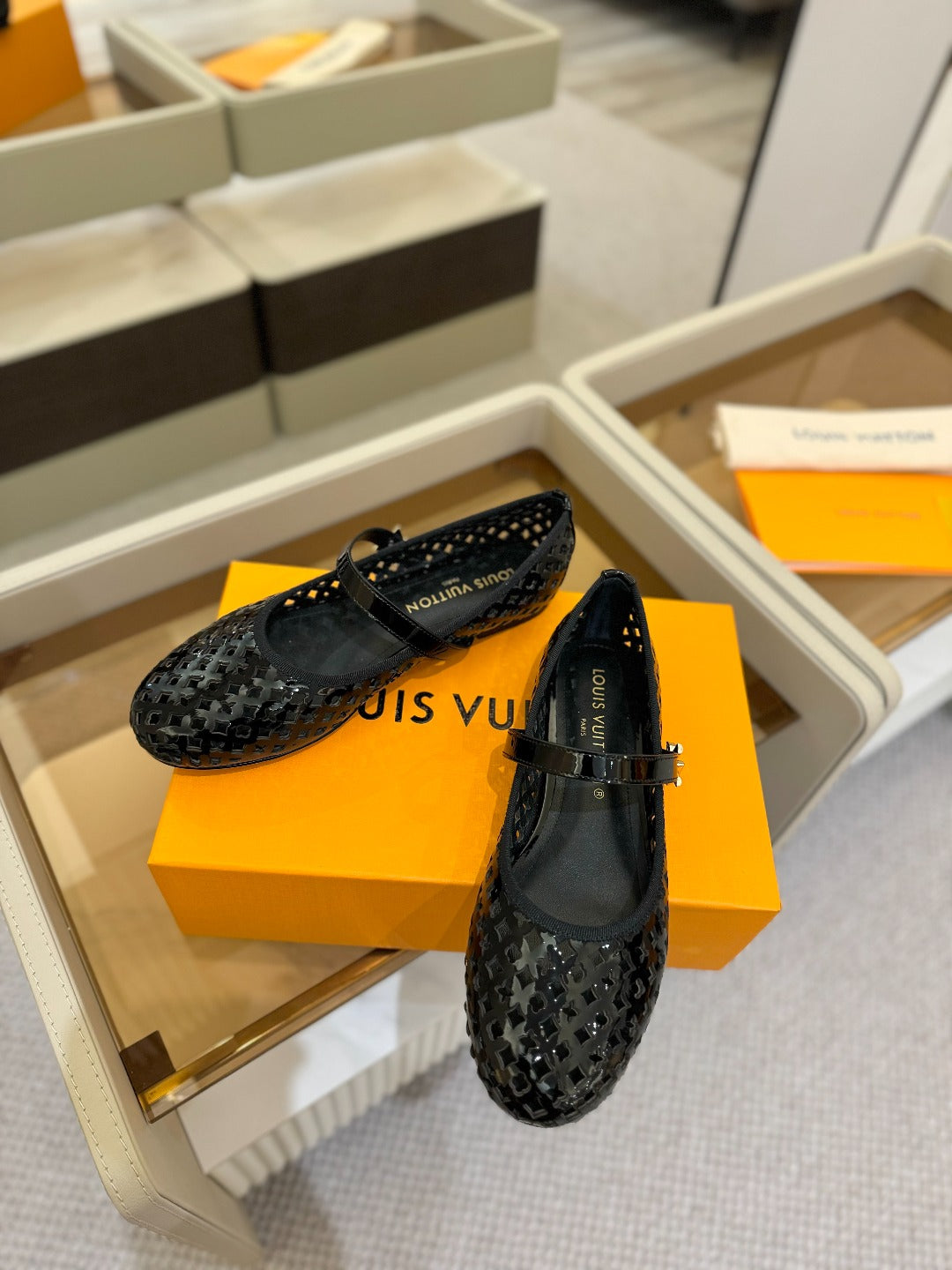 LOUIS VUITTON ROMY FLAT BALLERINA IN BLACK MESH PATENT CALFSKIN