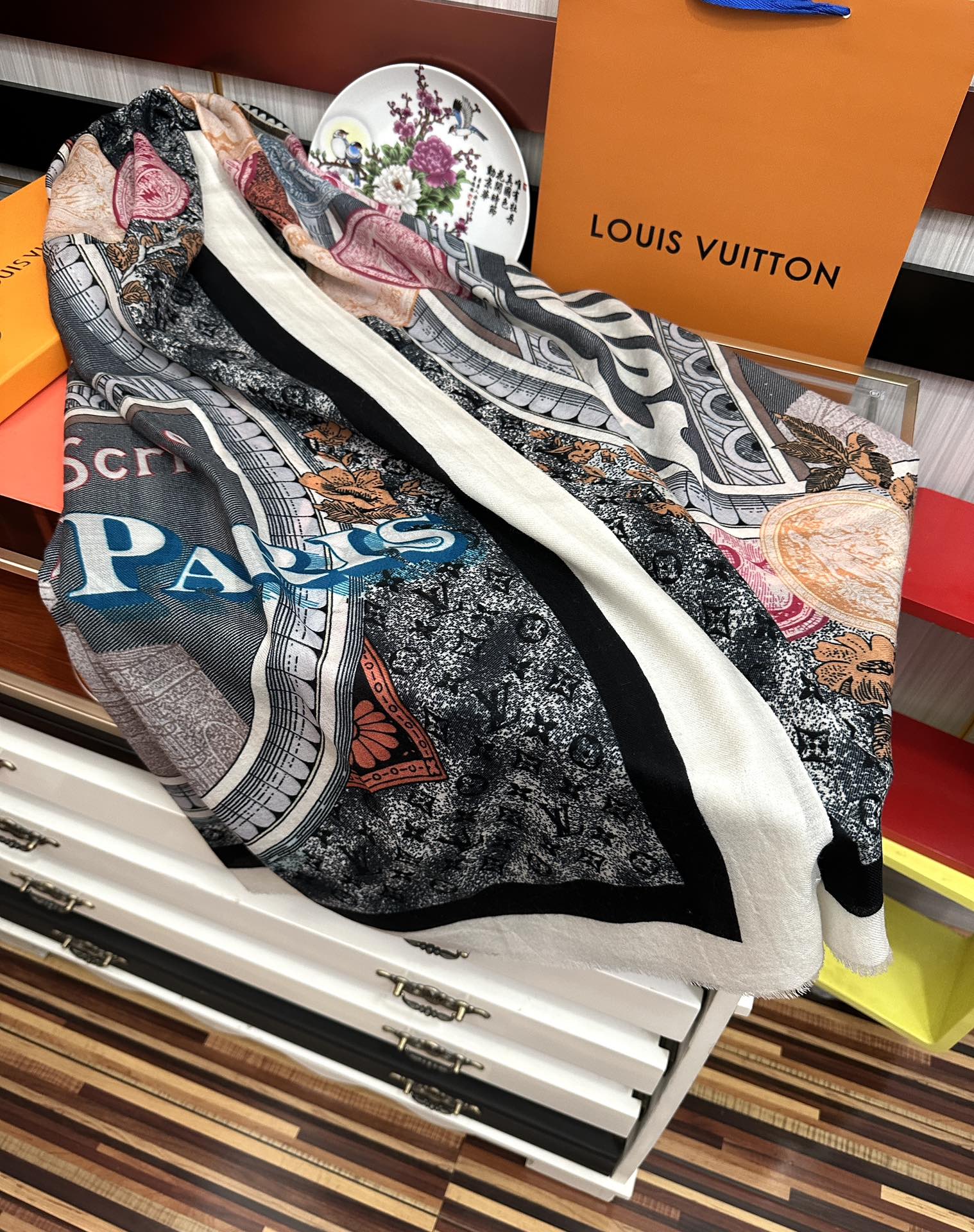 LOUIS VUITTON SCARF MALLES MERVEILLEUSES 200 CM IN COLORFUL CASHMERE 400067