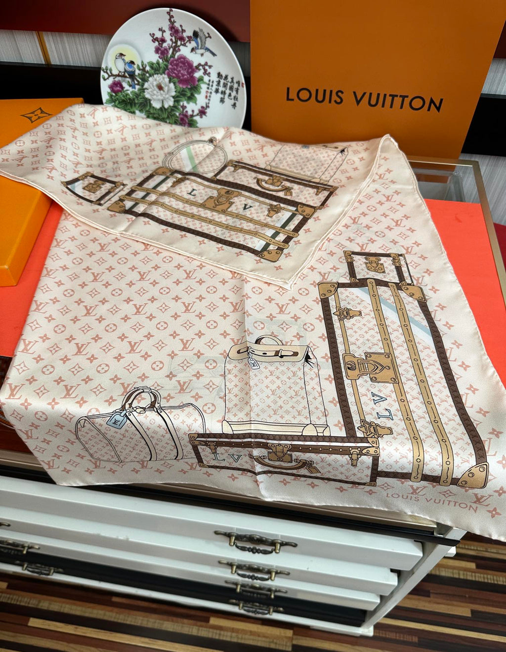 LOUIS VUITTON LV SCARF 90 CM IN SILK 719908