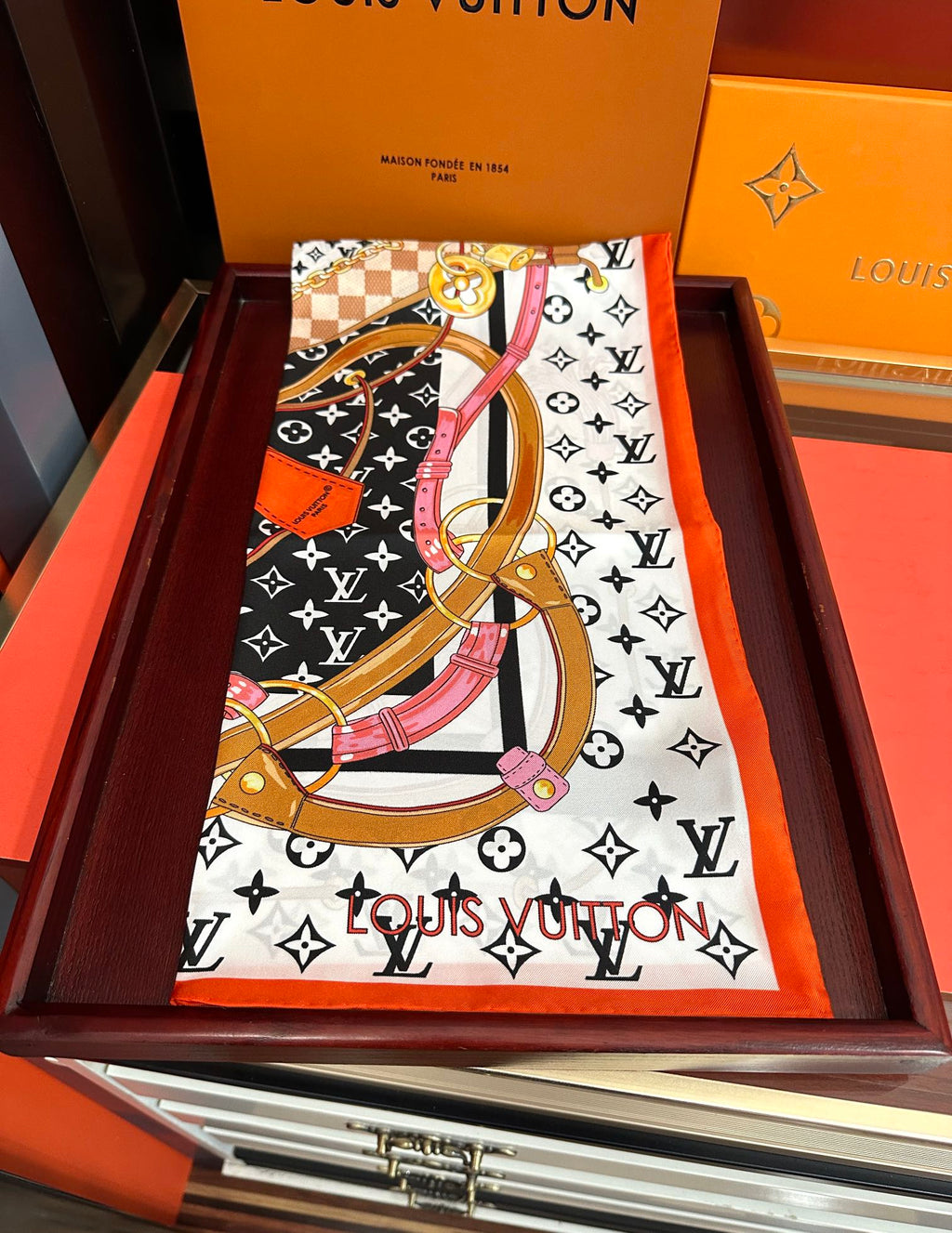 LOUIS VUITTON LV SCARF 90 CM IN SILK 729071