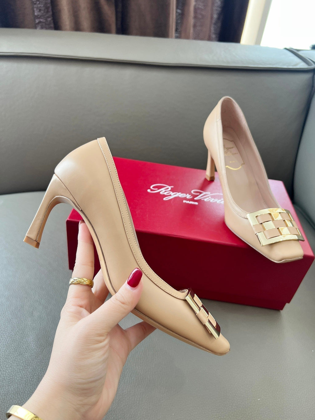 TROMPETTE BALLERINAS PUMPS IN NUDE SHINY CALFSKIN GOLD BUCKLE