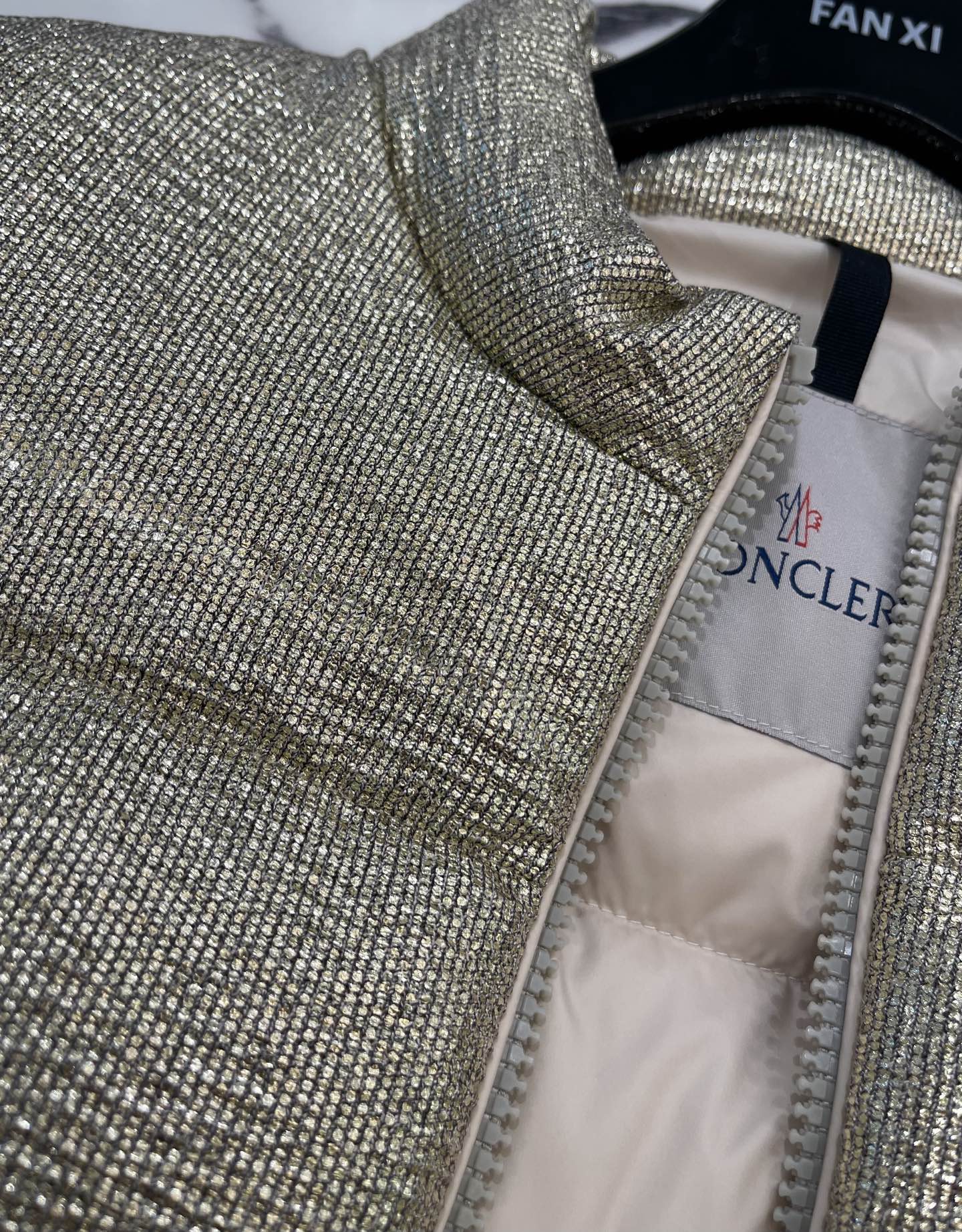 MONCLER 25S DOWN JACKET 330