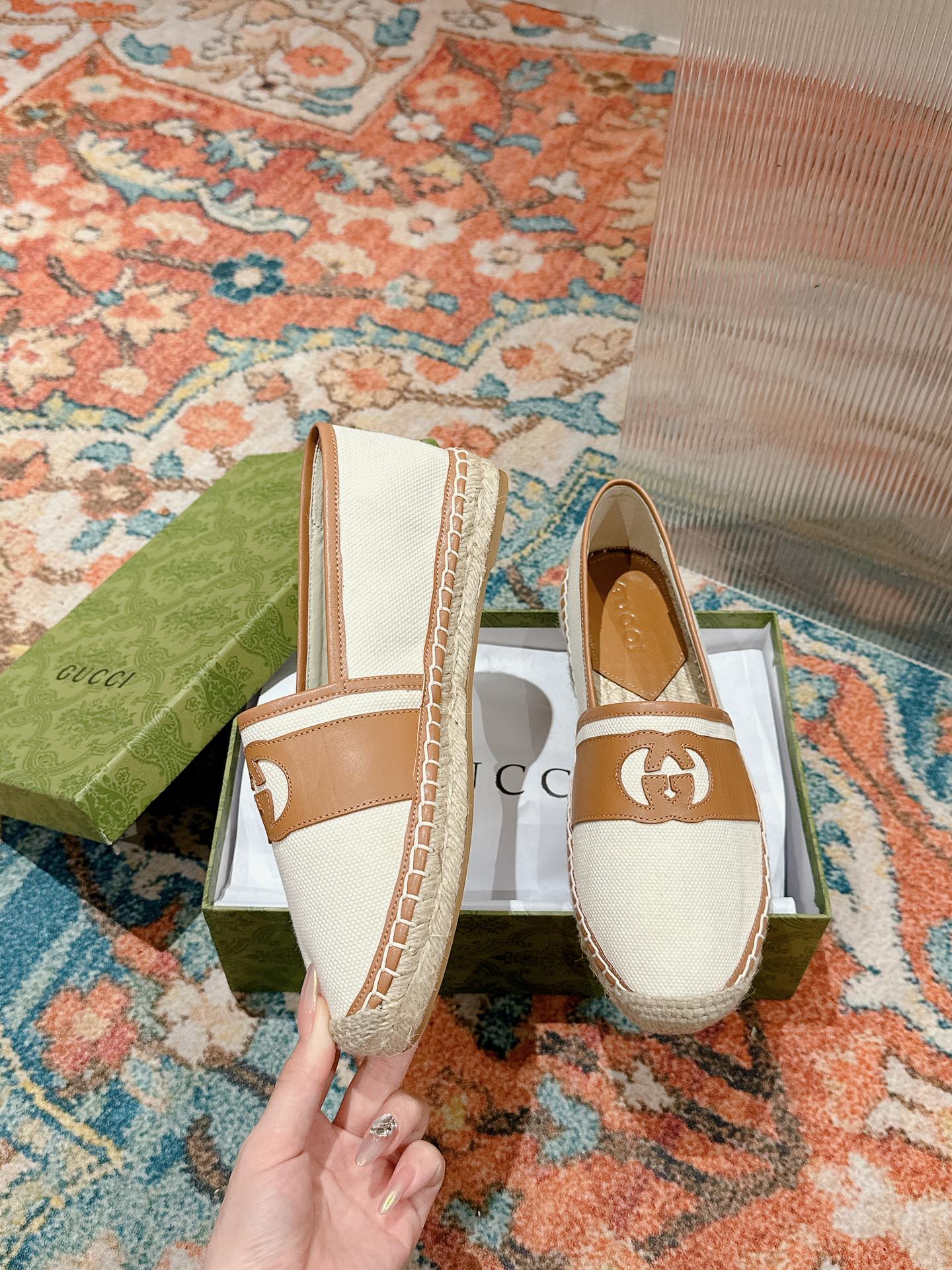 GUCCI ESPADRILLES SLIP - ON WHITE CANVAS