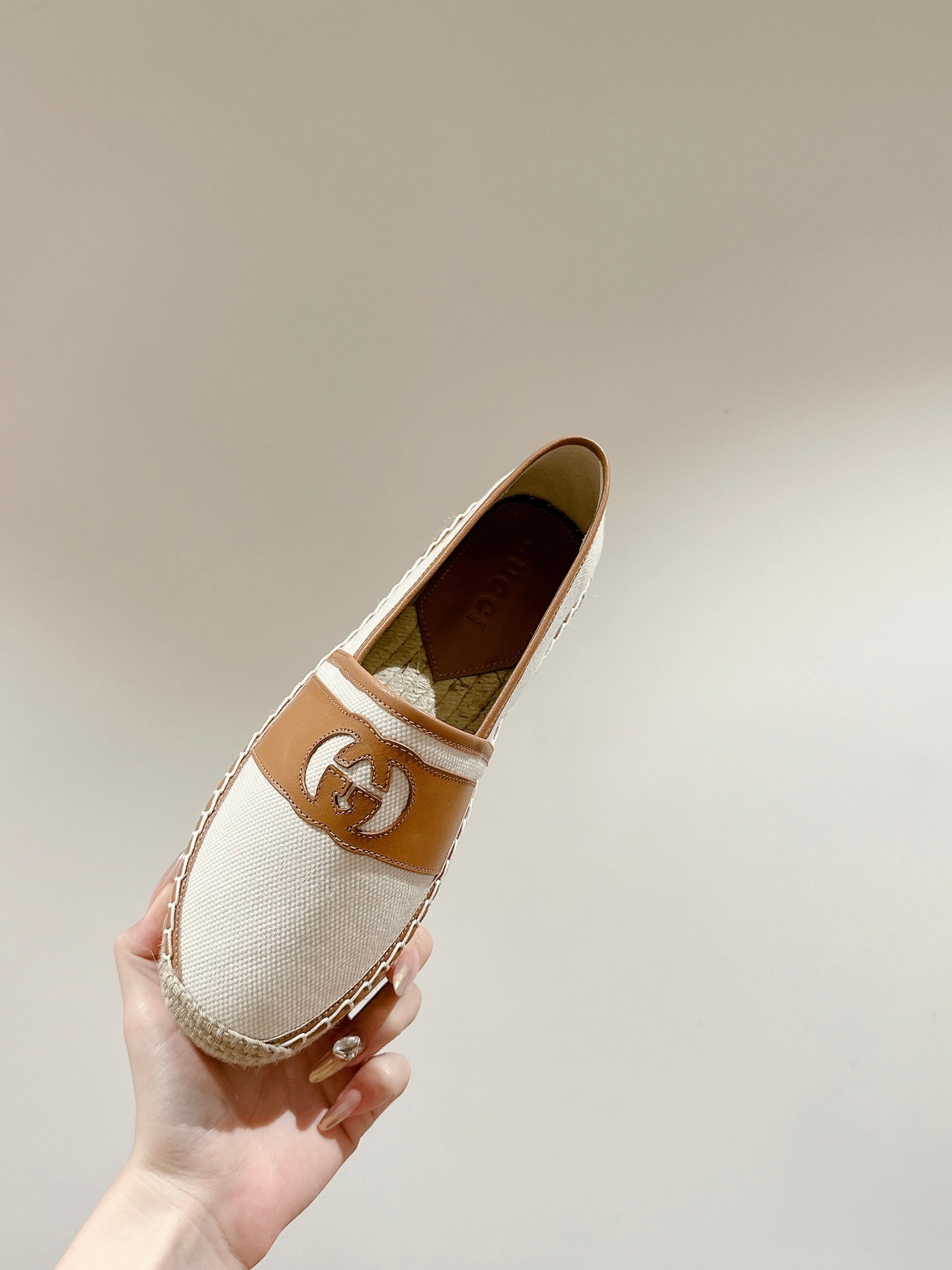 GUCCI ESPADRILLES SLIP - ON WHITE CANVAS
