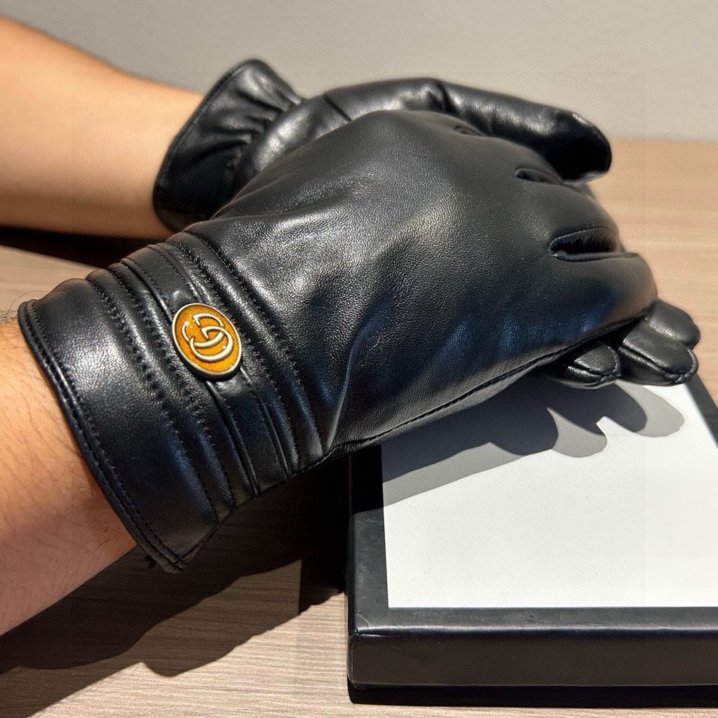 GUCCI TOUCHSCREEN GLOVES IN BLACK LAMBSKIN 435967