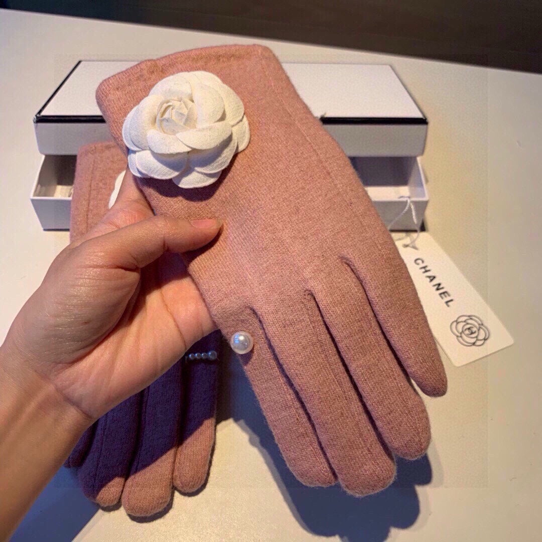 CHANEL GLOVES IN CREPE PINK WOOL WITH LARGE WHITE FLOWER 464992