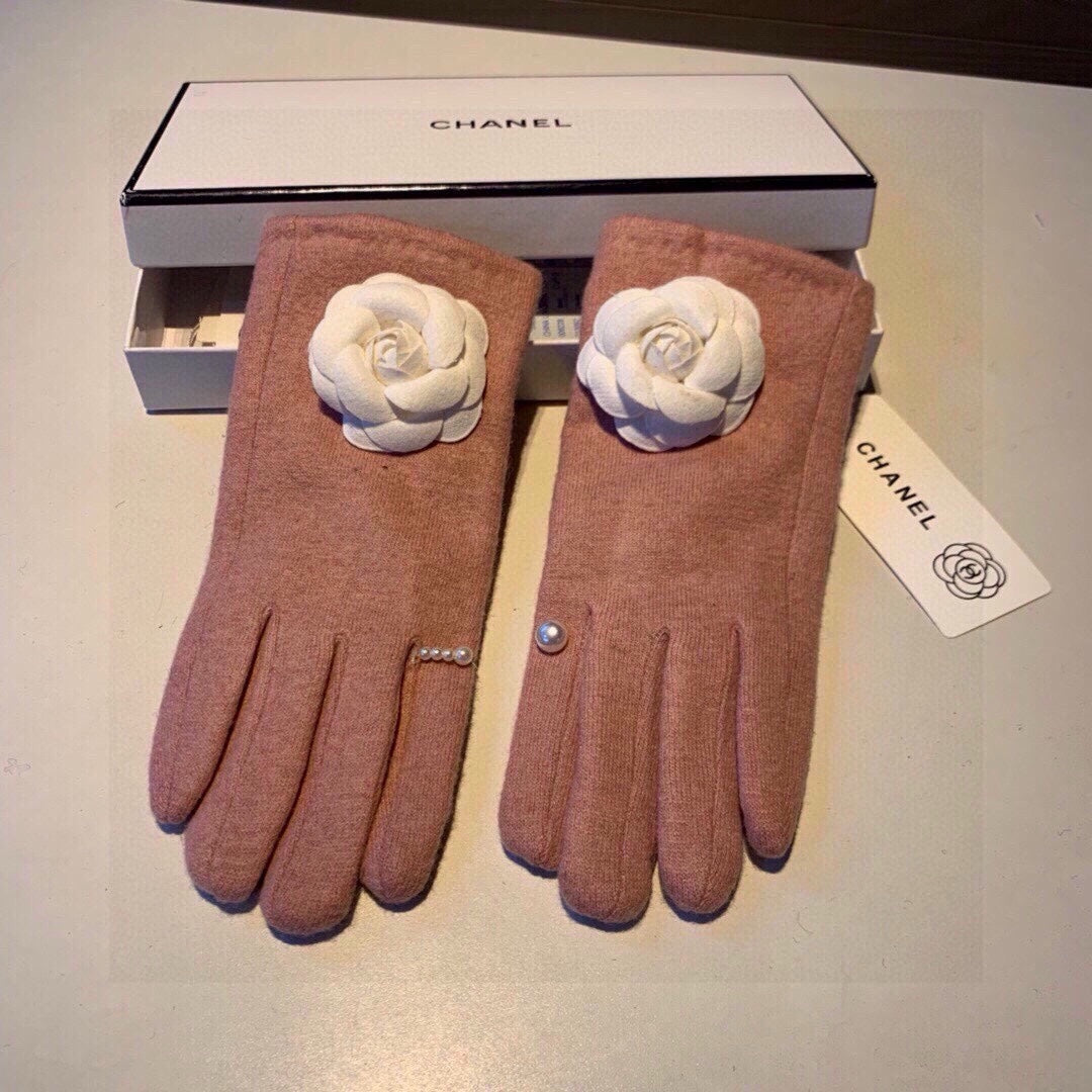 CHANEL GLOVES IN CREPE PINK WOOL WITH LARGE WHITE FLOWER 464992