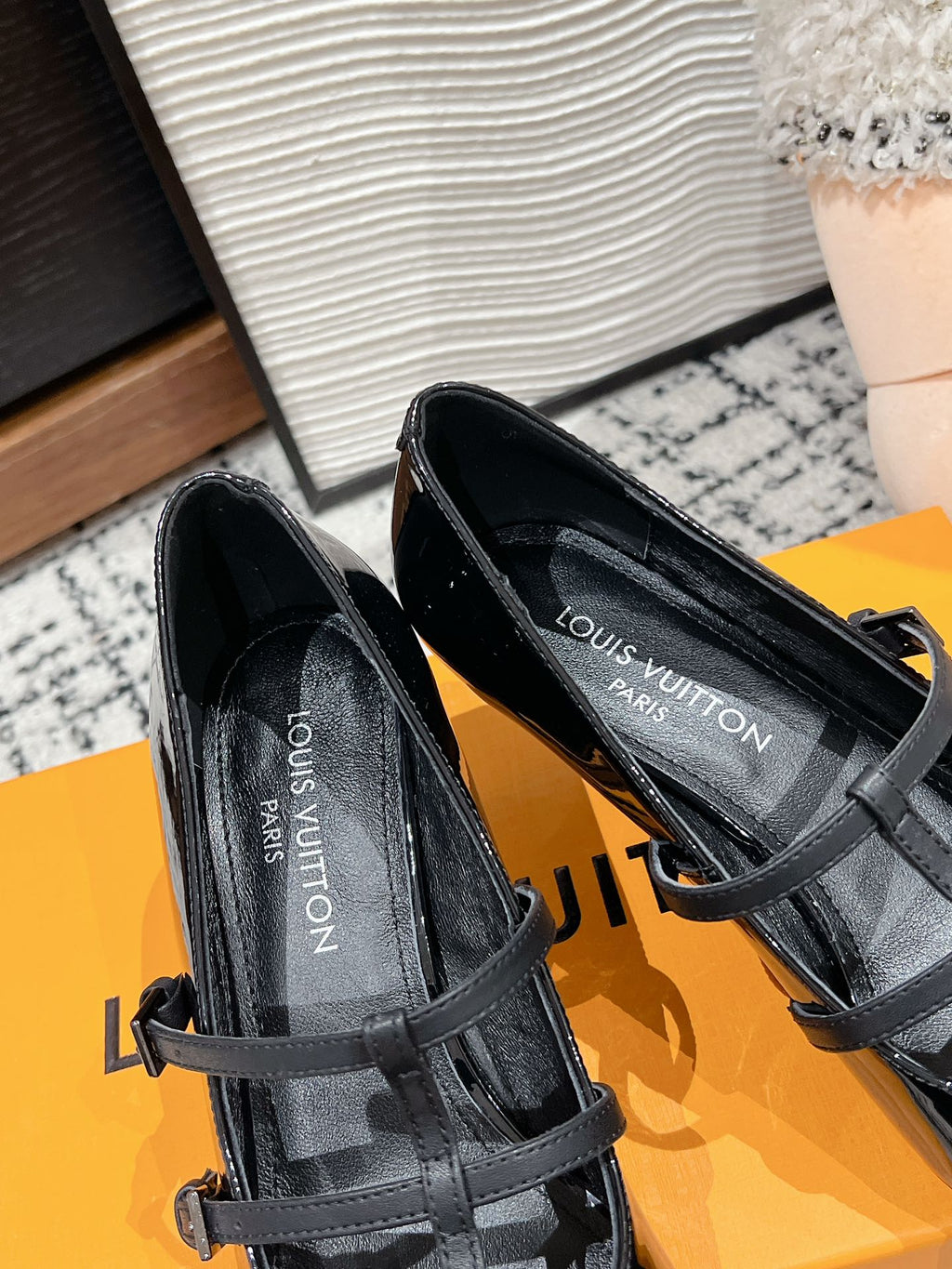 LOUIS VUITTON HIGH HEEL 4 CM PUMP IN BLACK CALFSKIN