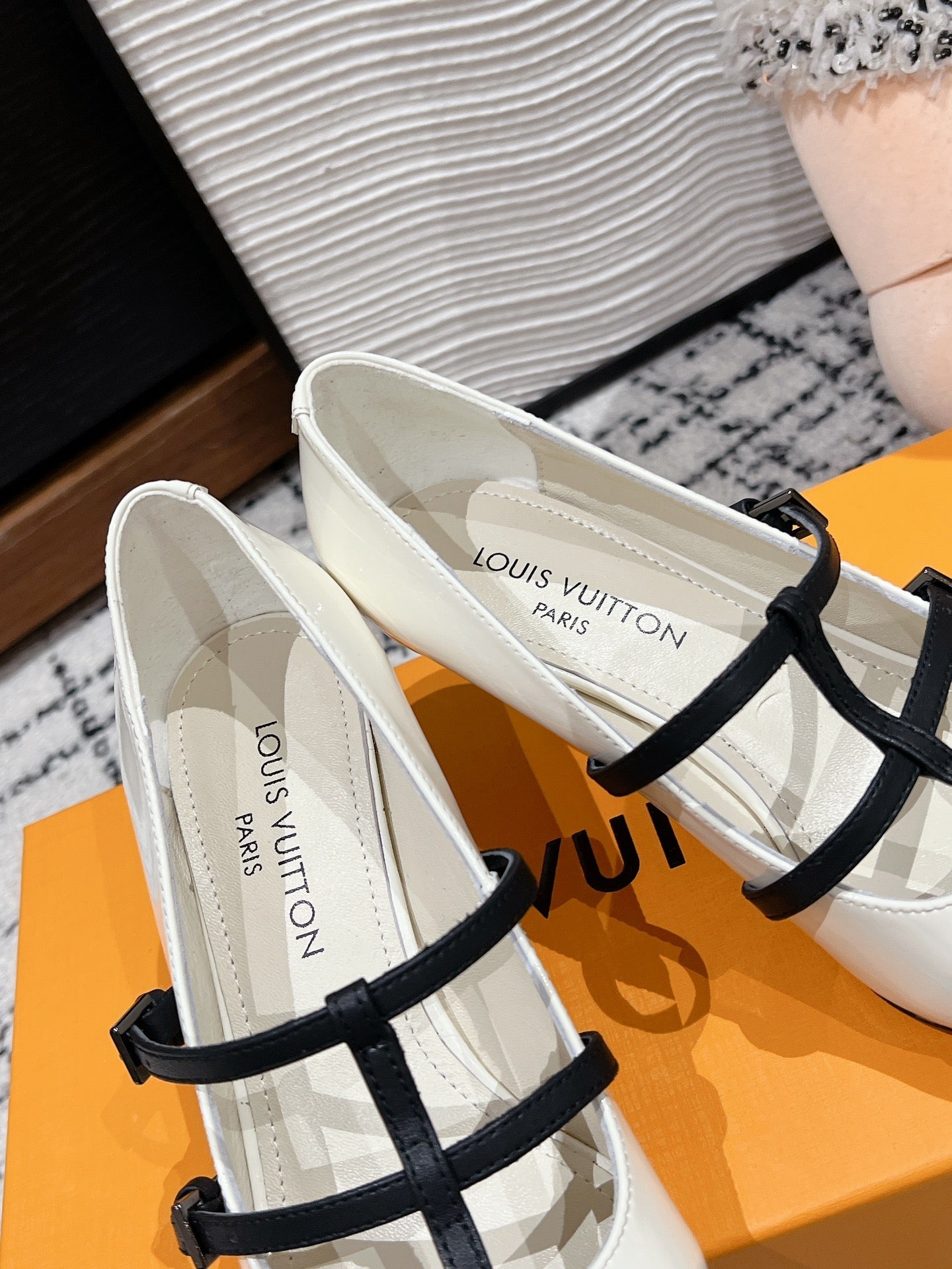 LOUIS VUITTON HIGH HEEL 4 CM PUMP IN WHITE CALFSKIN