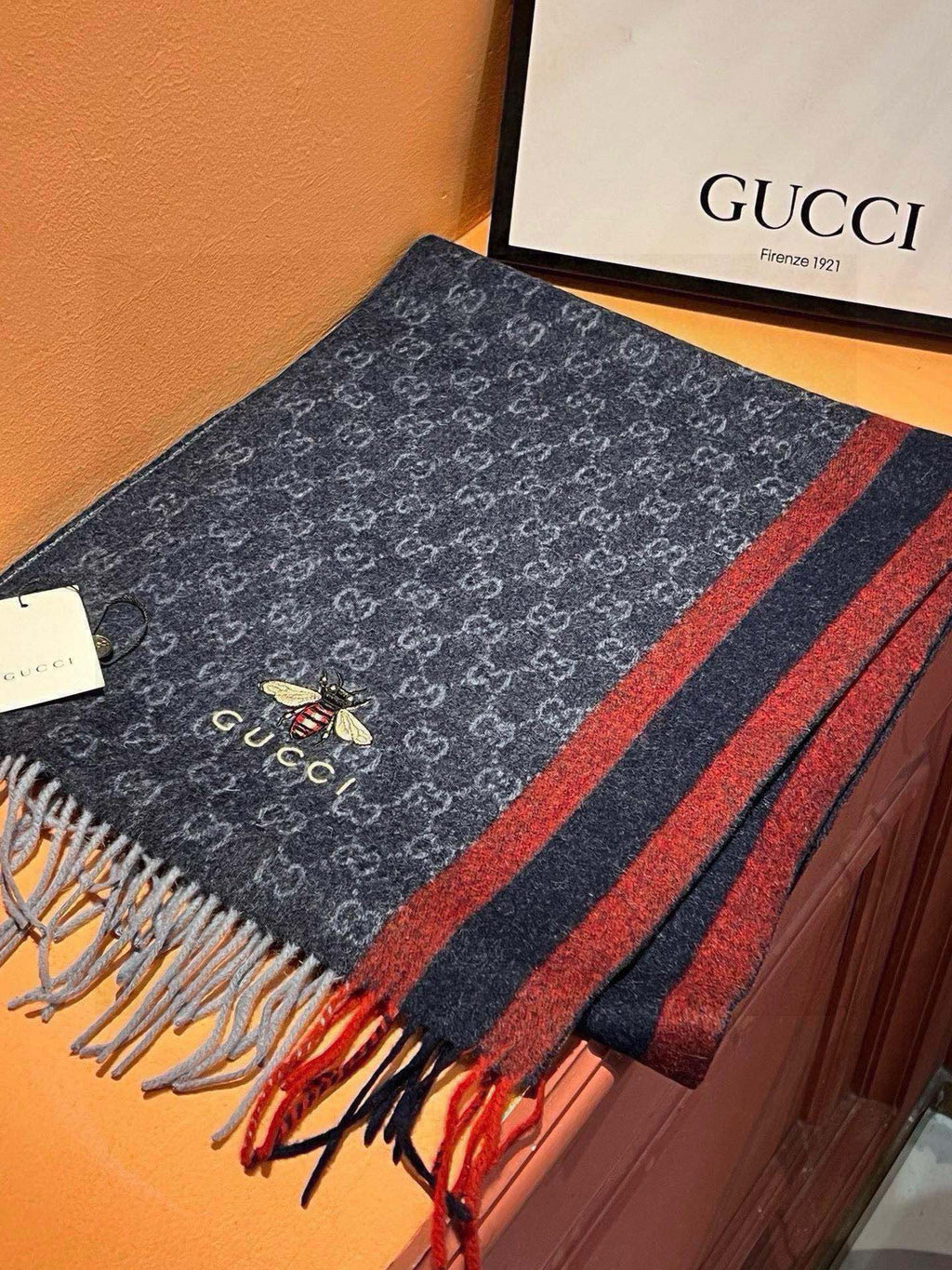 GUCCI SCARF 180 CM IN NAVY BLUE CASHMERE WITH BEE PATTERN 396476