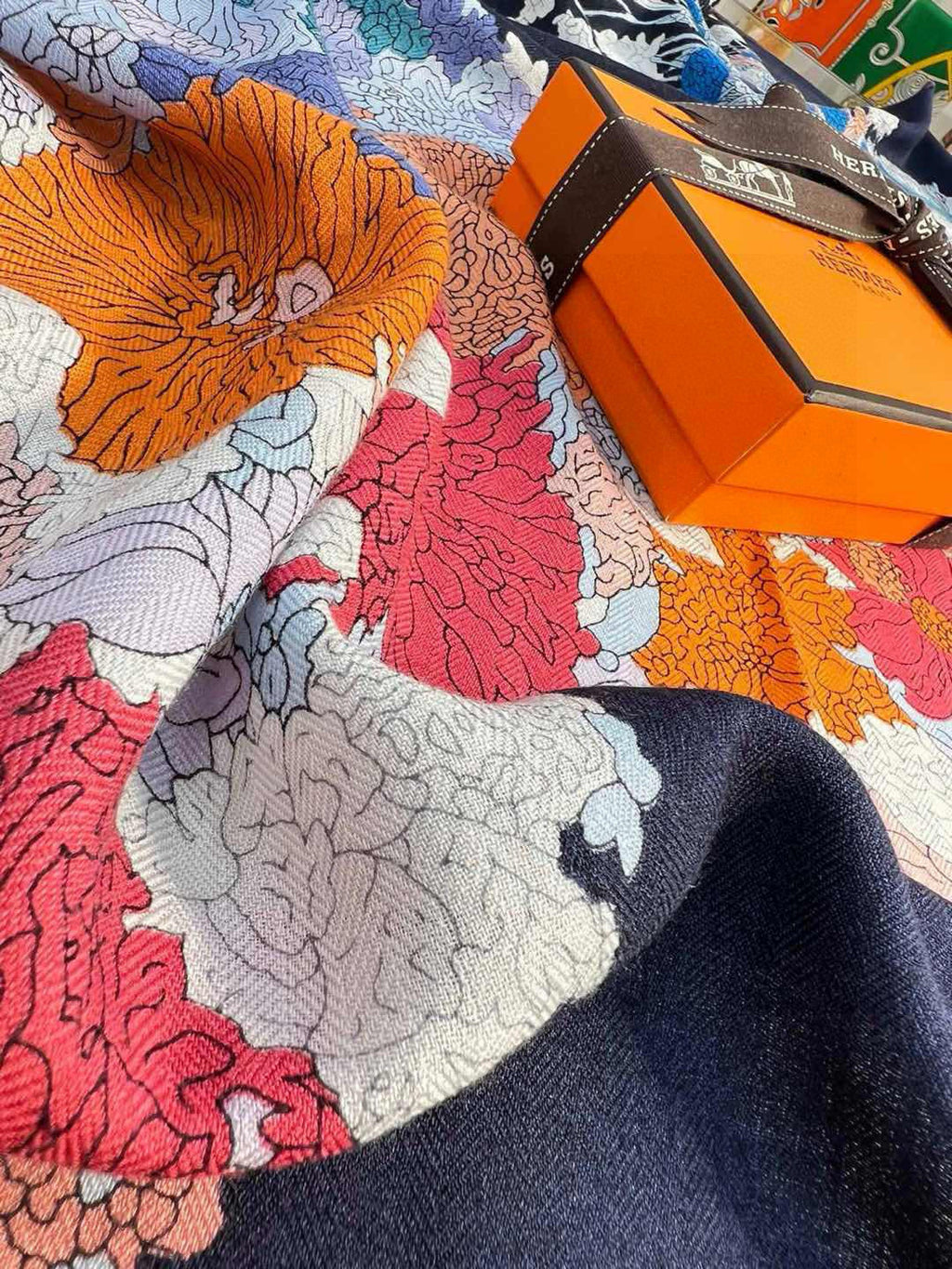 HERMES HERMES 25S SCARF 140 IN SILK 724765